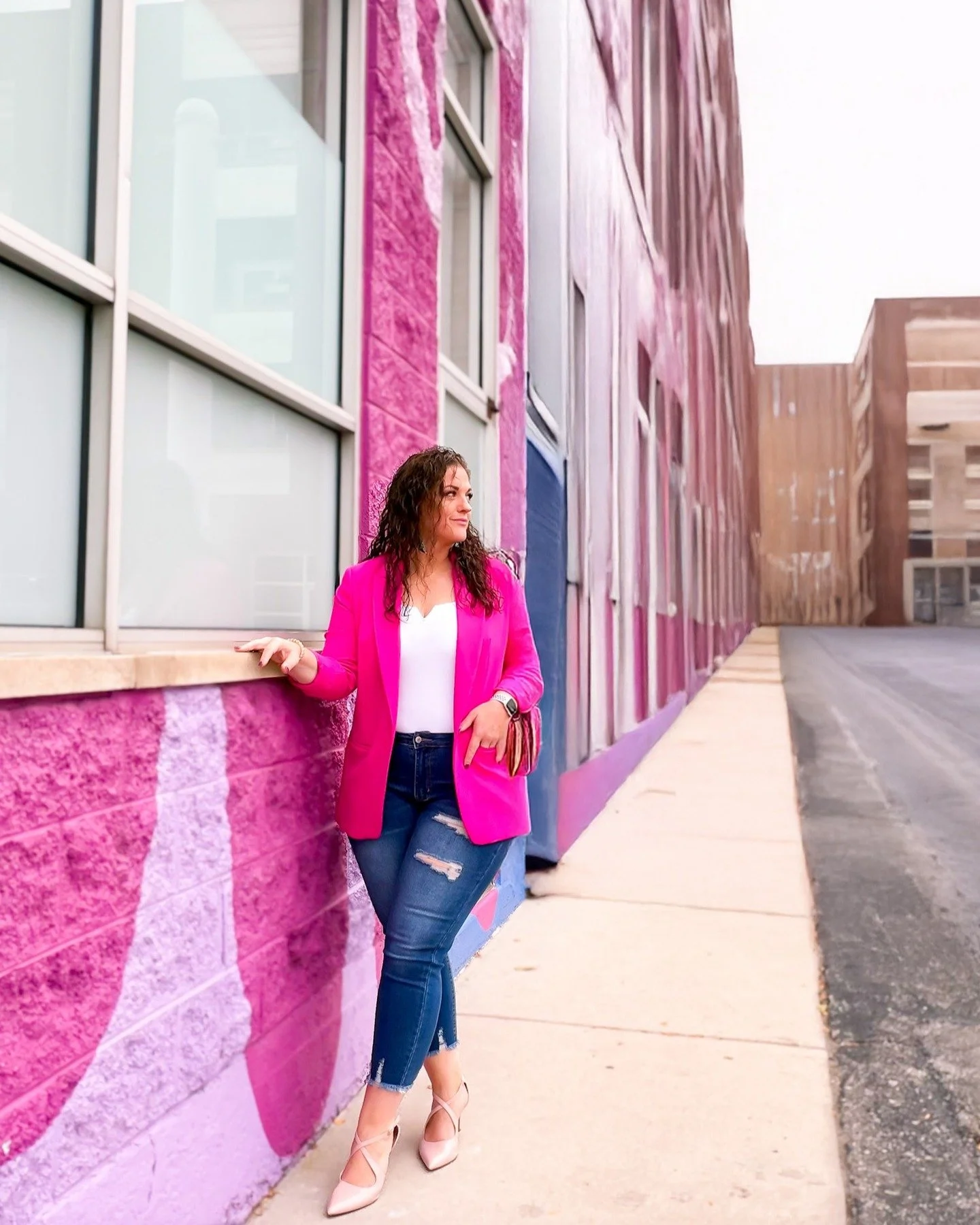 Q1, I need you to know: 𝘺𝘰𝘶 𝘸𝘦𝘳𝘦 𝘢 𝘭𝘰𝘵.

Noise. 𝘎𝘳𝘪𝘦𝘧. Recalibration. The kind of season that doesn't announce itself as transformative until you're standing on the other side of it going oh. 𝘛𝘏𝘈𝘛's what that was.

But here we are