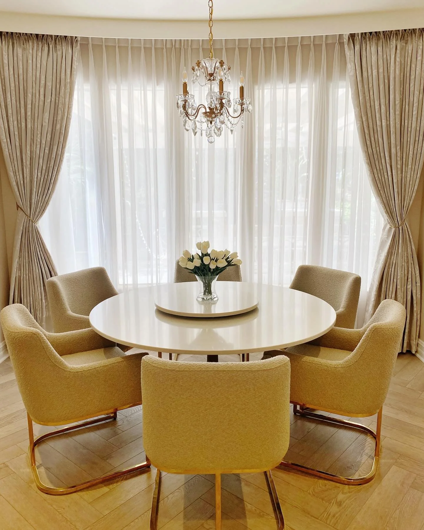 For the space where light lingers&mdash;and comfort matters.

These dining chairs were custom created for those everyday moments that matter&mdash;coffee by the window, dinner with family, long conversations that stretch into the evening.

We chose @