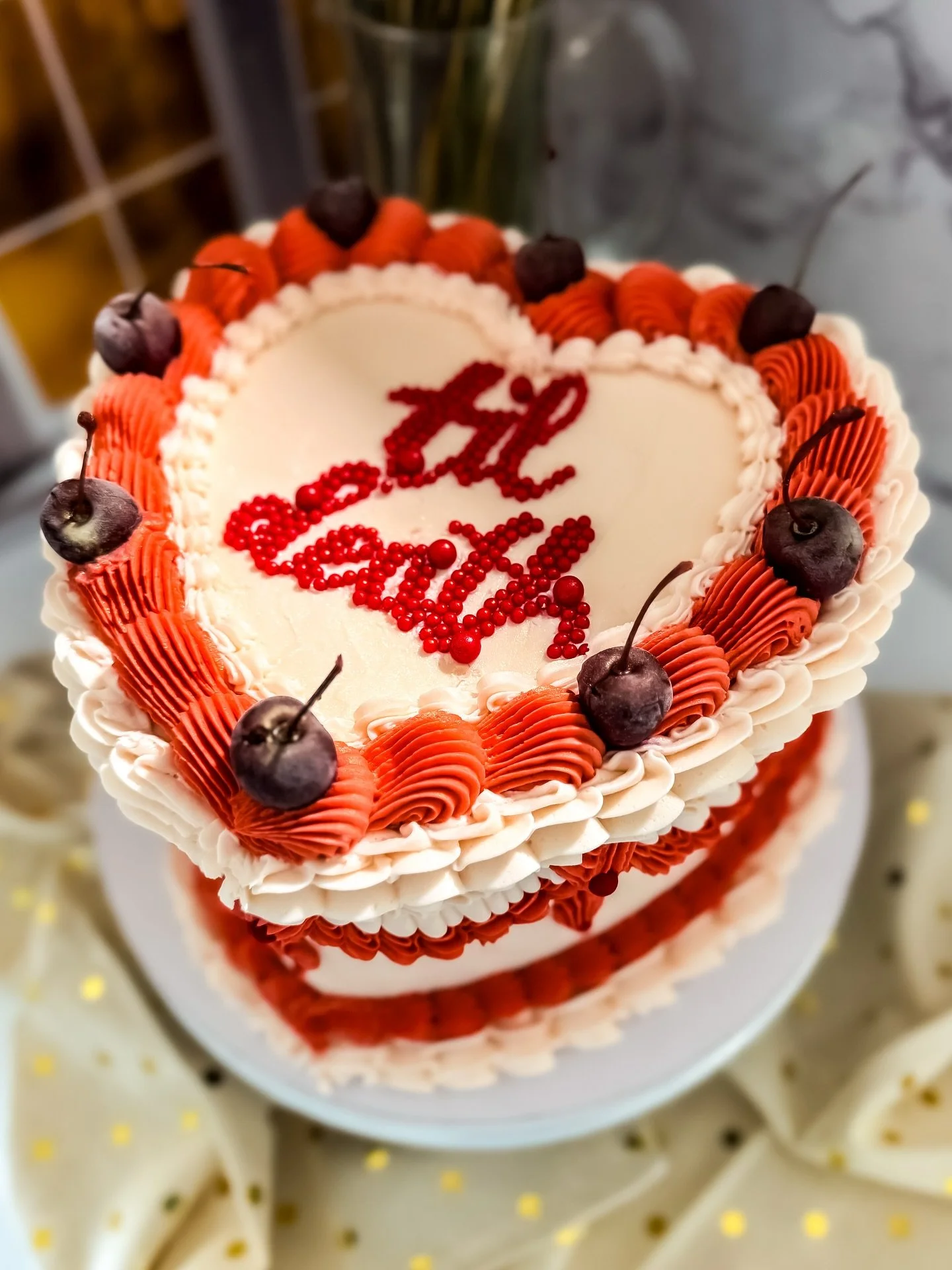 A toast to the brides 😍😍 
This cake was so much fun to make, from the piping to the pearl sprinkle lettering, with just a touch of shimmer dust ✨ Wishing you many years of sweetness!!!
.
.
.
.
#glutenfree #glutenfreebakery #glutenfreemassachusetts 