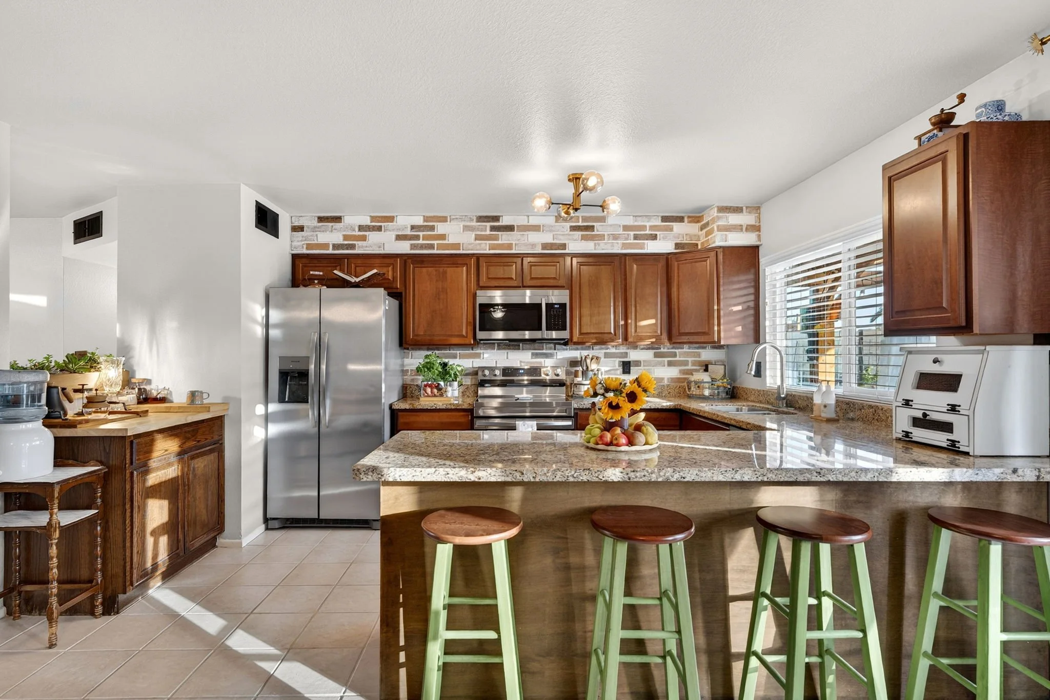 17-web-or-mls-020S Evergreen Rd.jpg