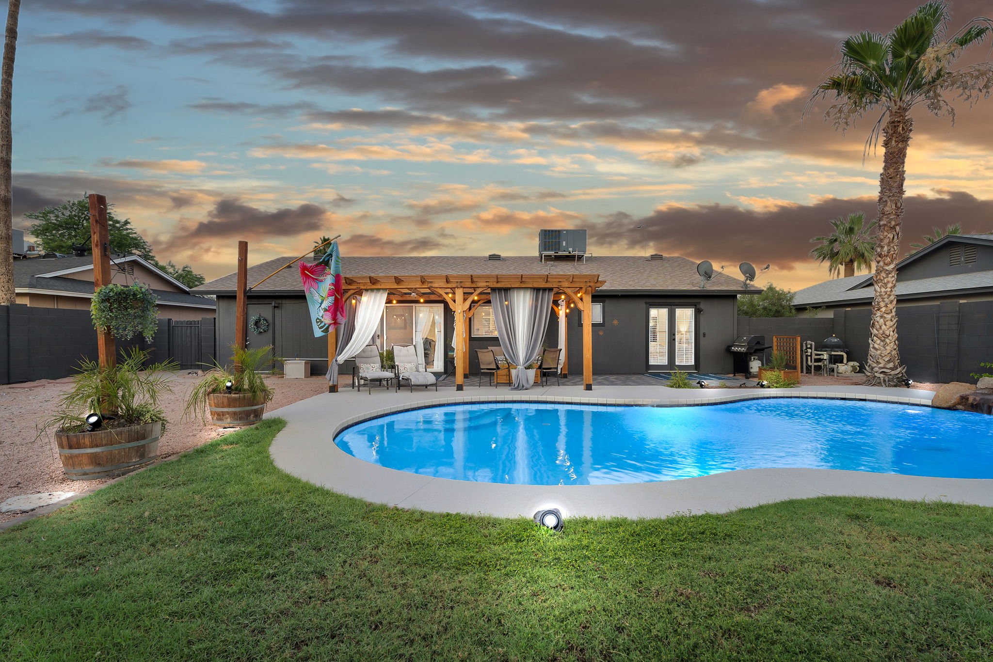 41-web-or-mls-2512 S Evergreen Rd-10.jpg