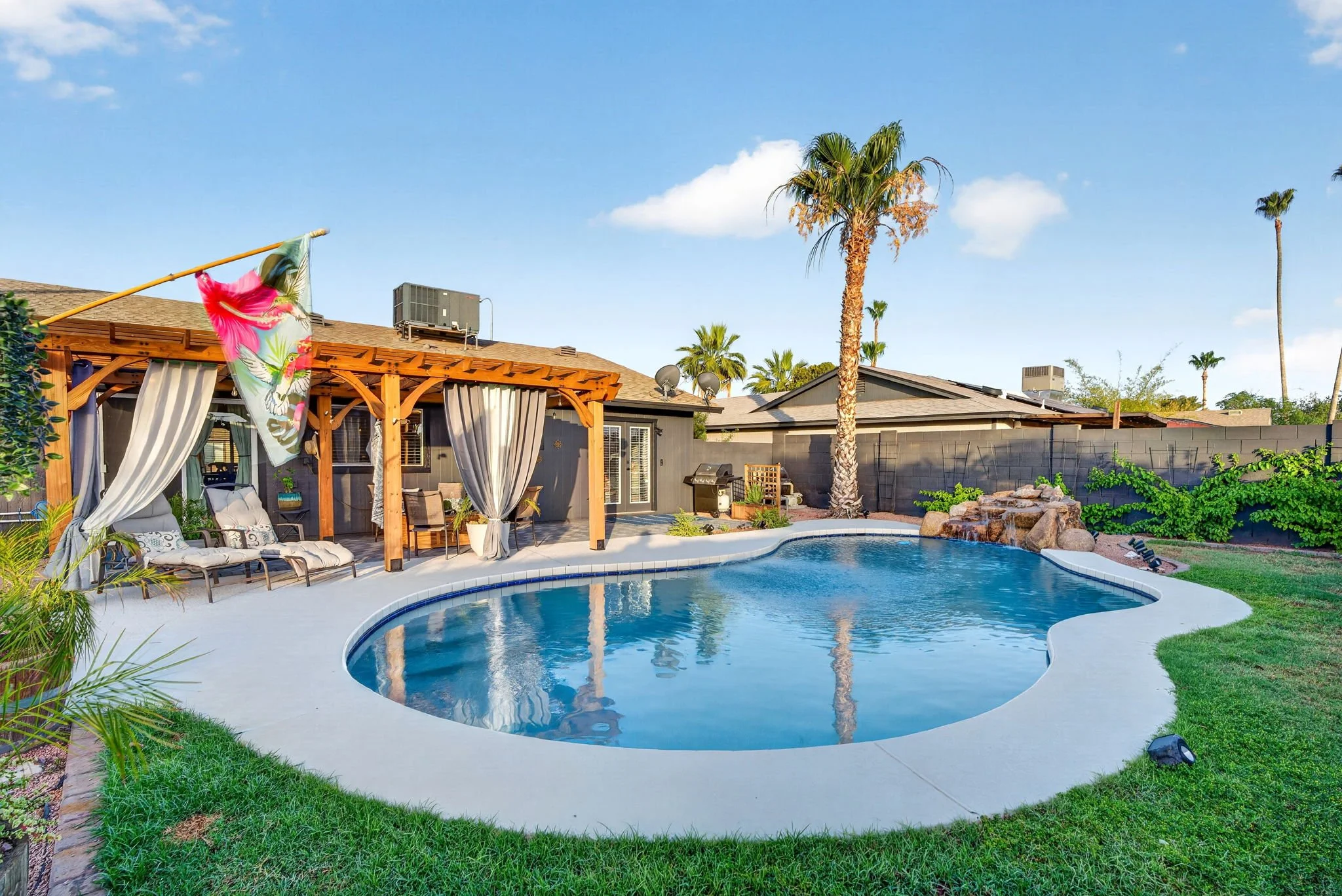 47-web-or-mls-032S Evergreen Rd.jpg