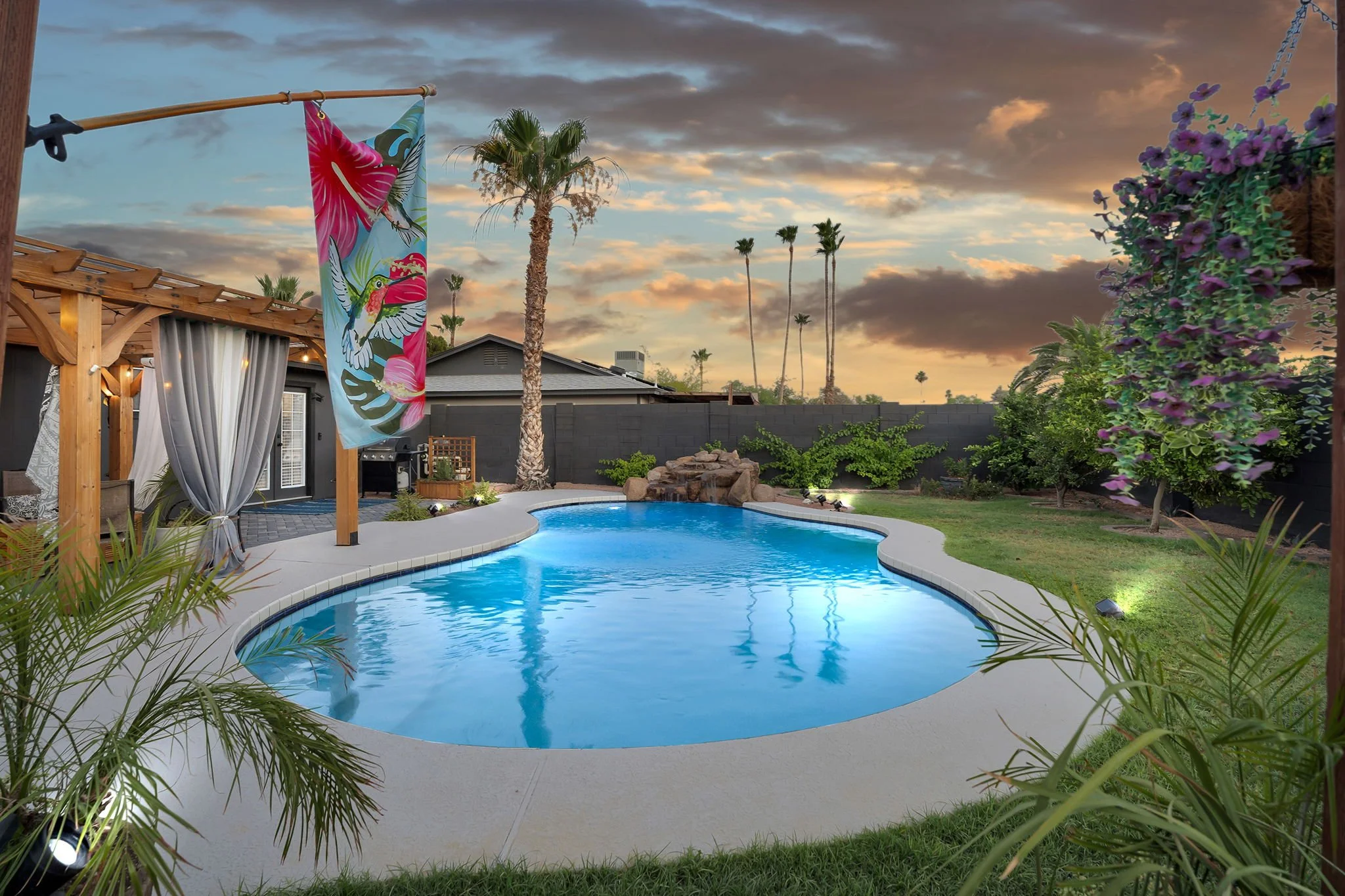 42-web-or-mls-2512 S Evergreen Rd-9.jpg
