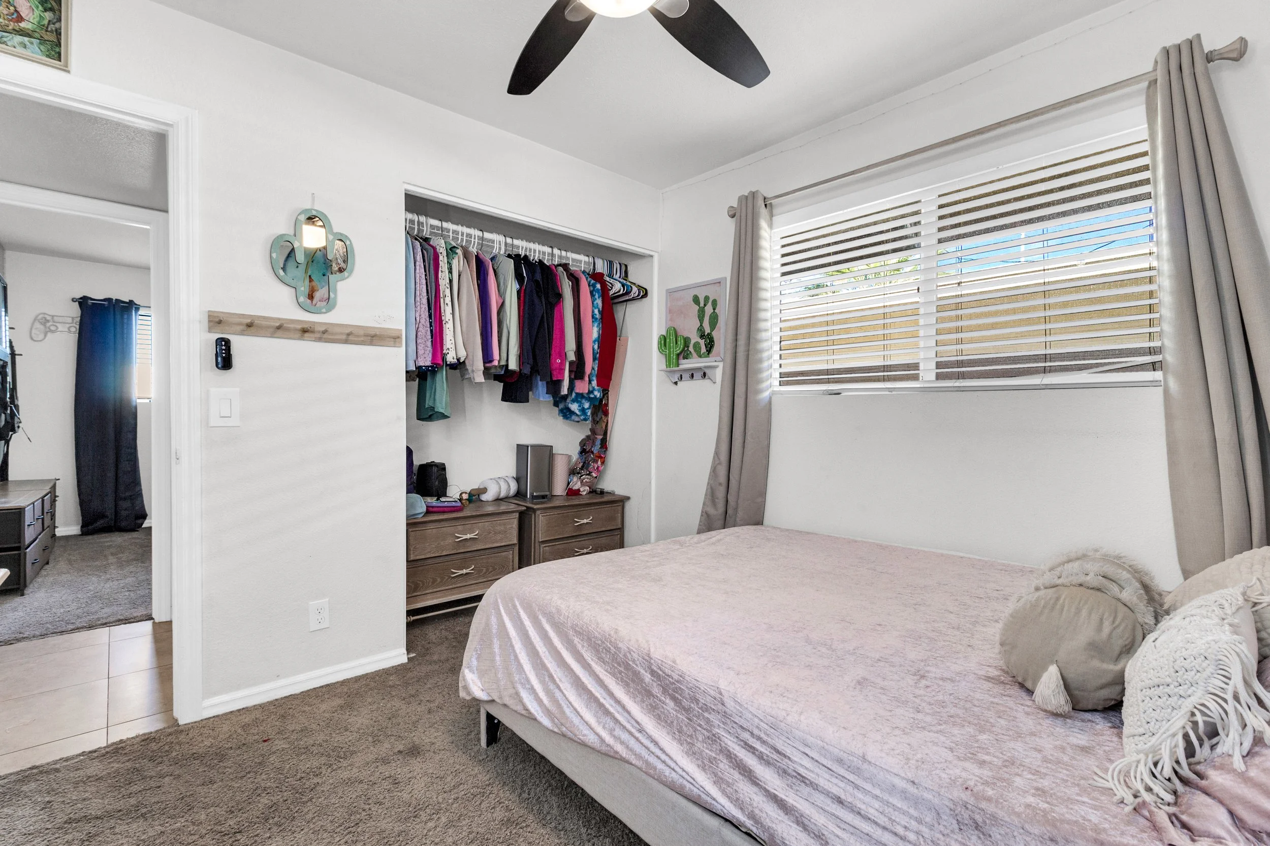 320 W Laguna Dr-26.jpg