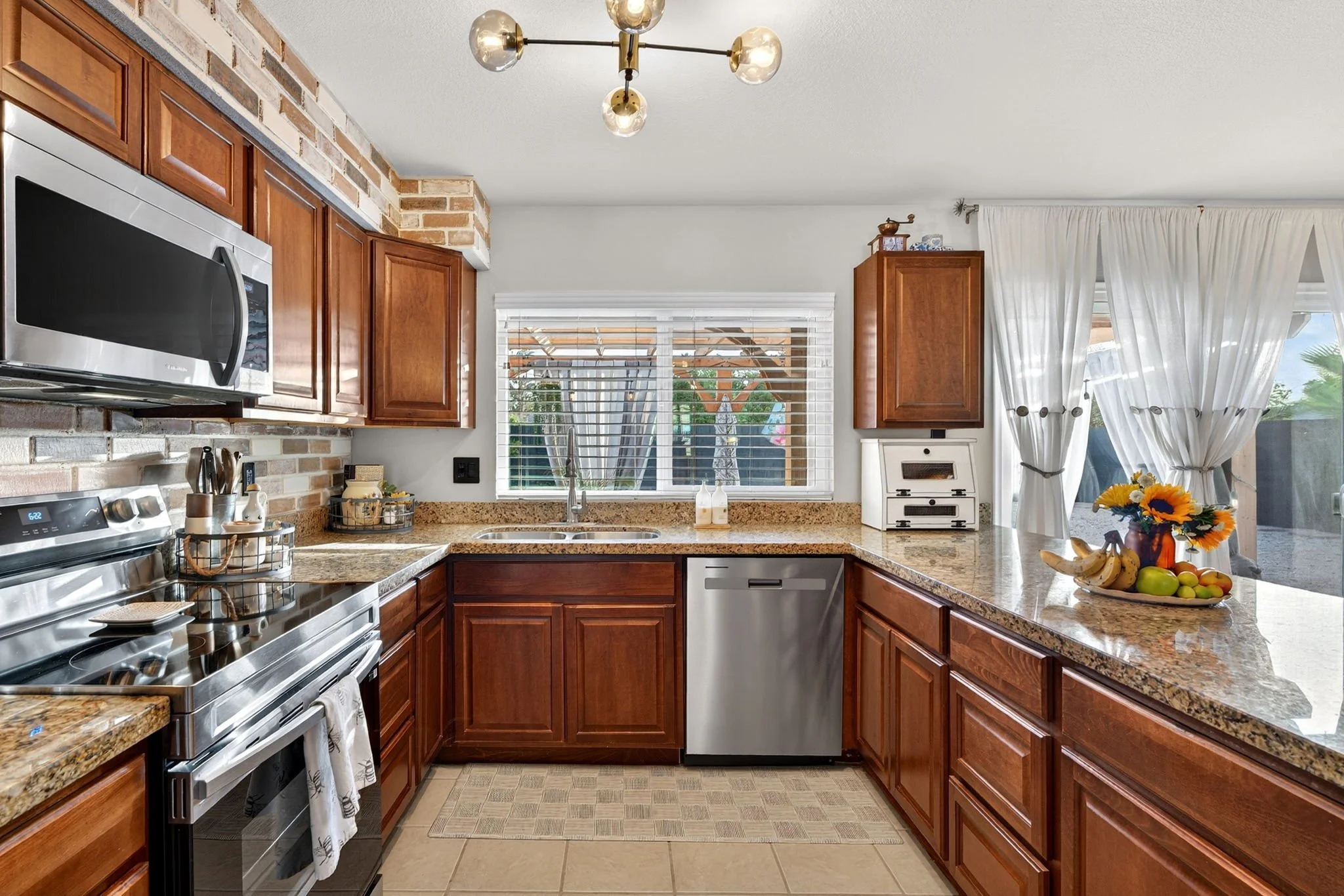 18-web-or-mls-019S Evergreen Rd.jpg