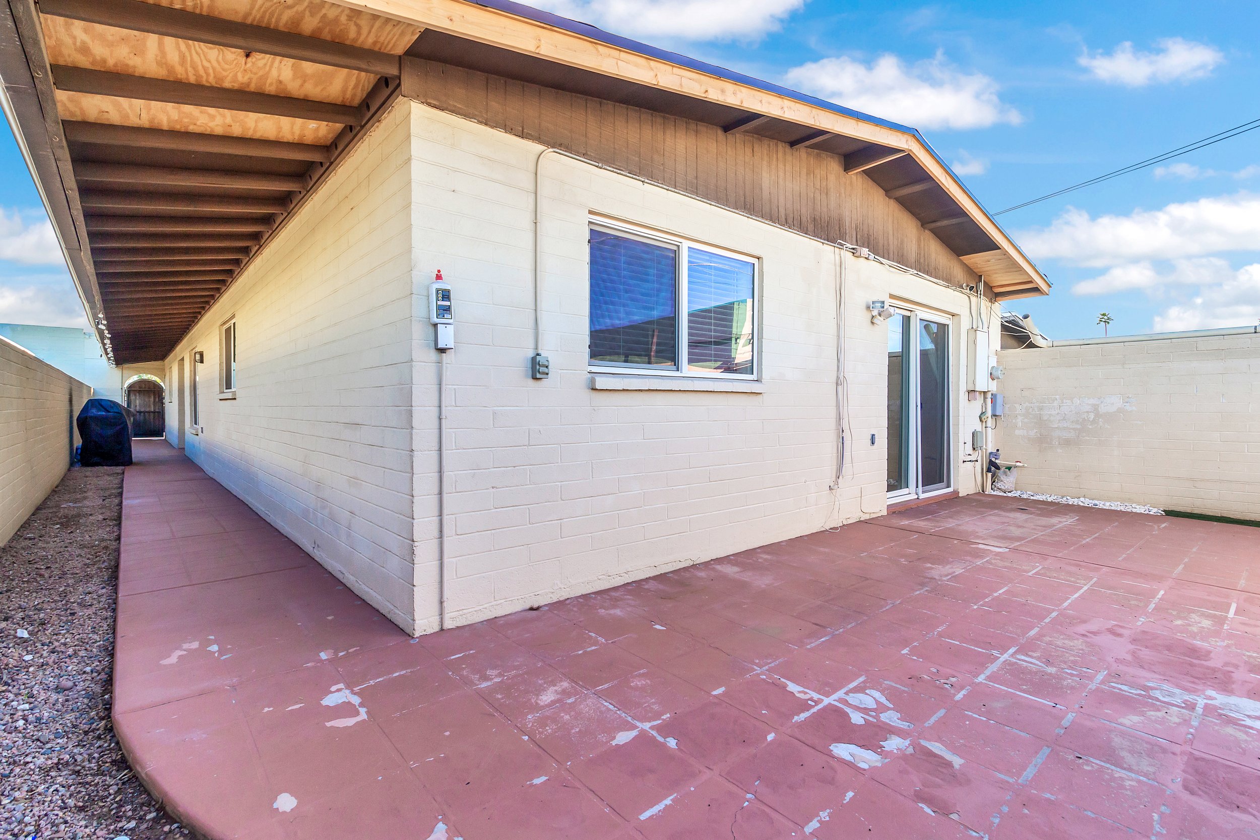 320 W Laguna Dr-35.jpg