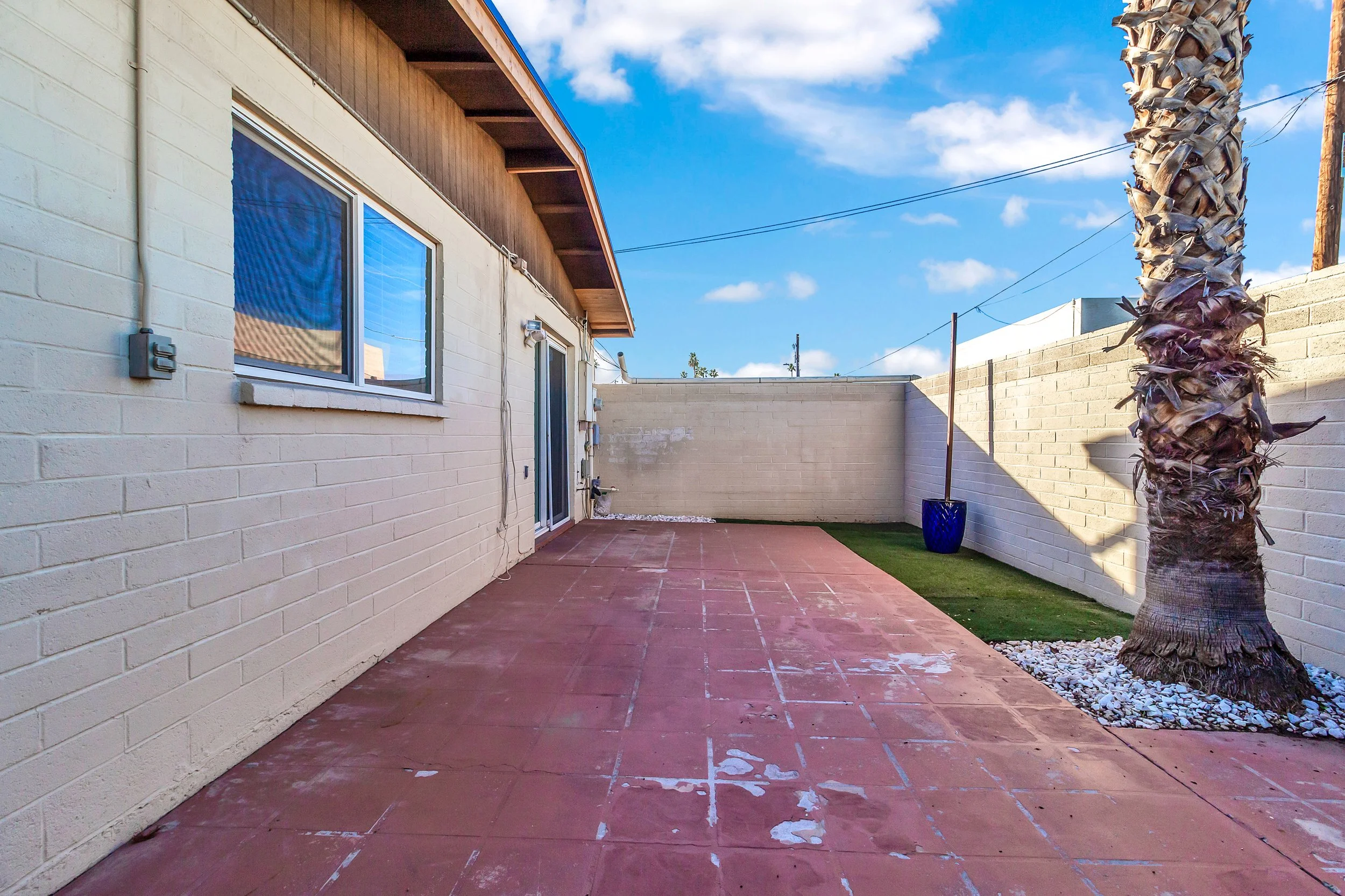 320 W Laguna Dr-34.jpg