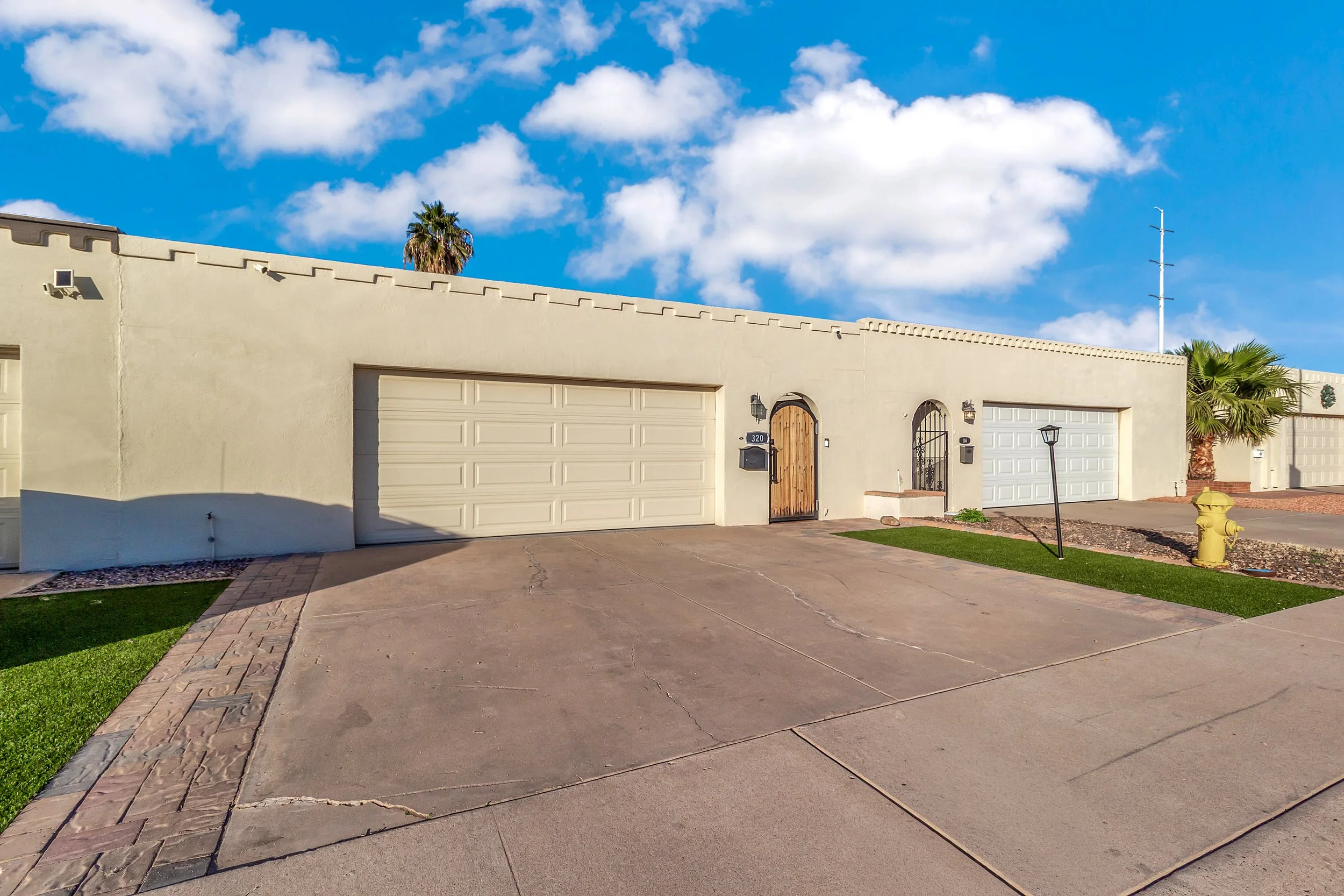 320 W Laguna Dr-2.jpg