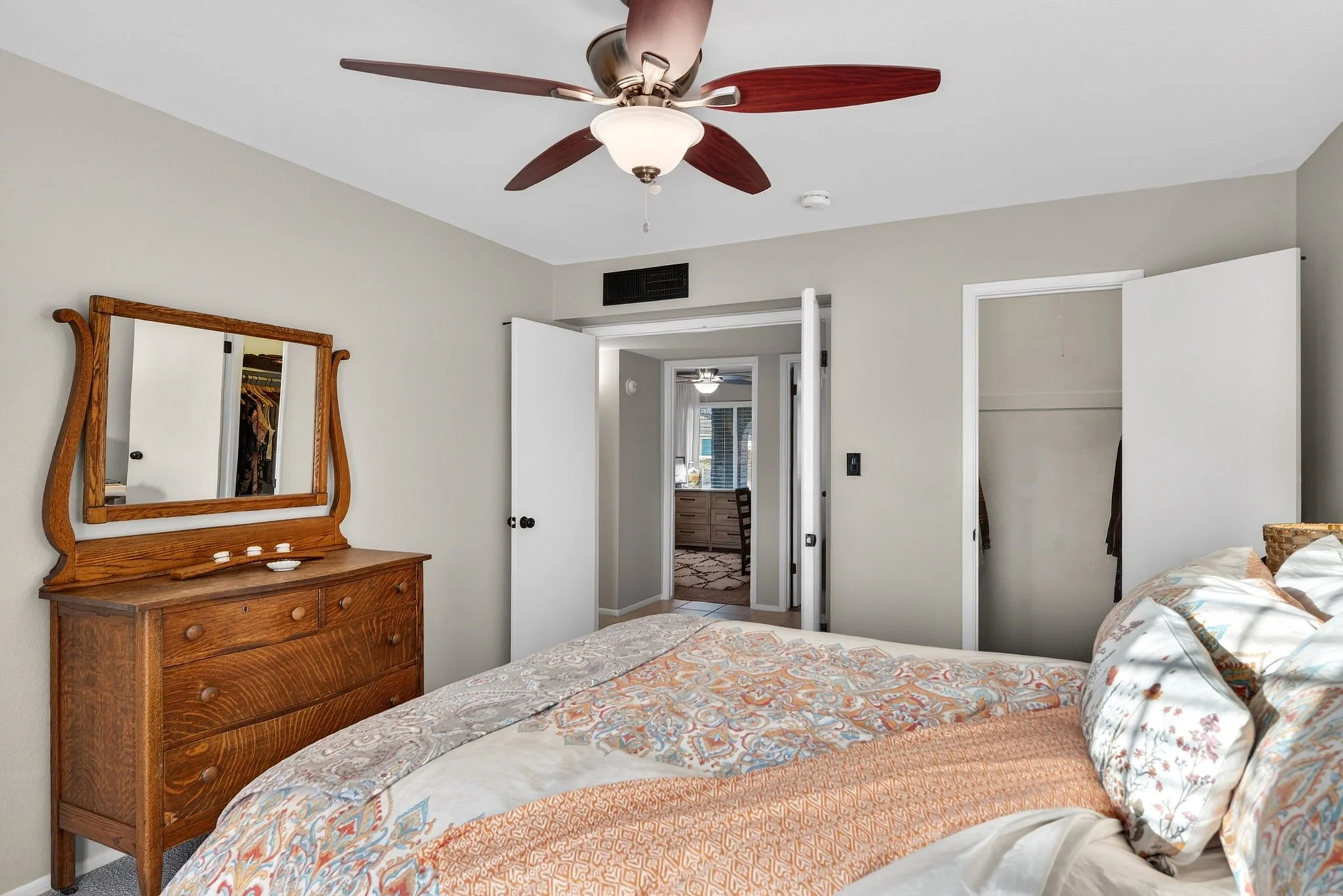 25-web-or-mls-009S Evergreen Rd.jpg