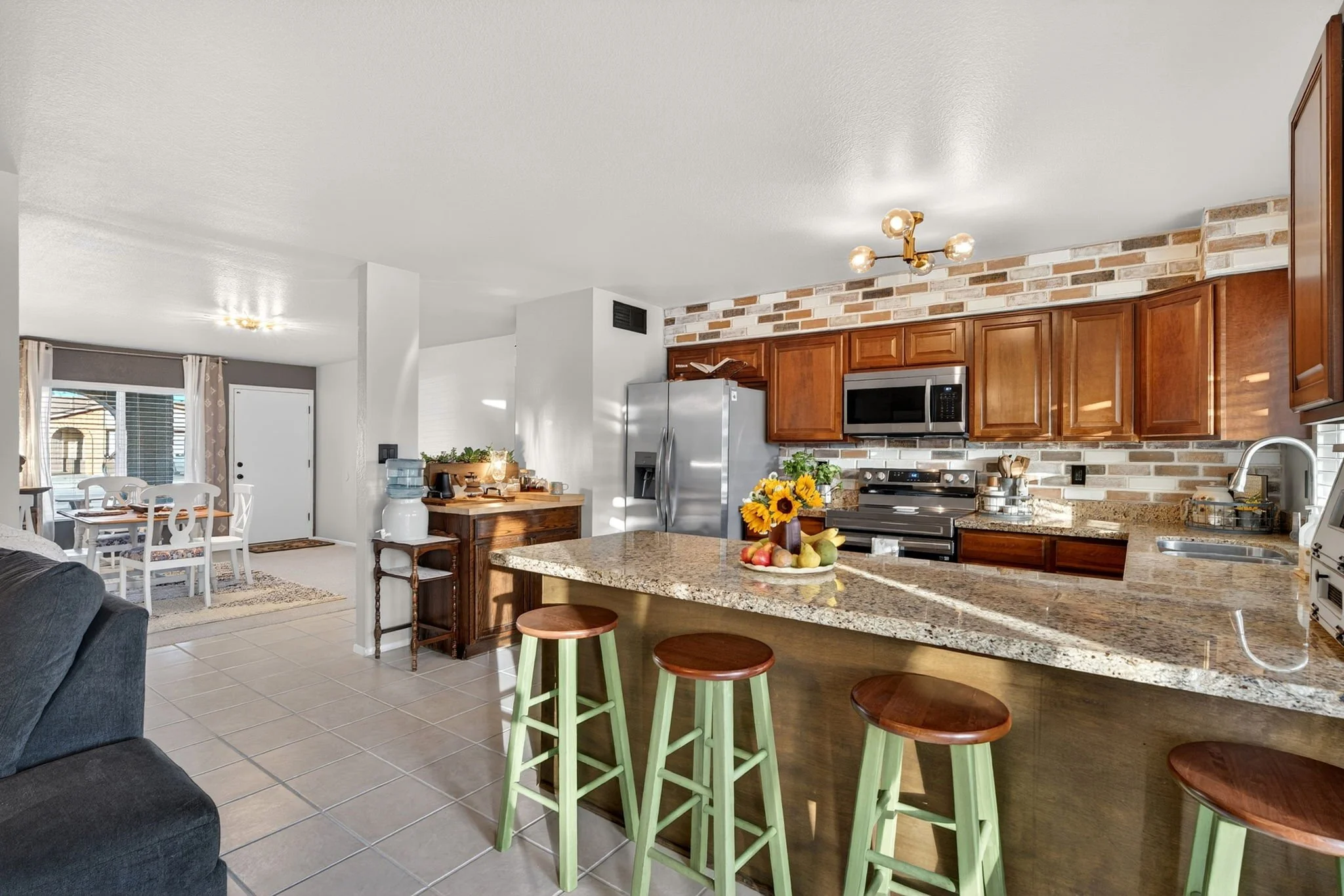 16-web-or-mls-021S Evergreen Rd.jpg