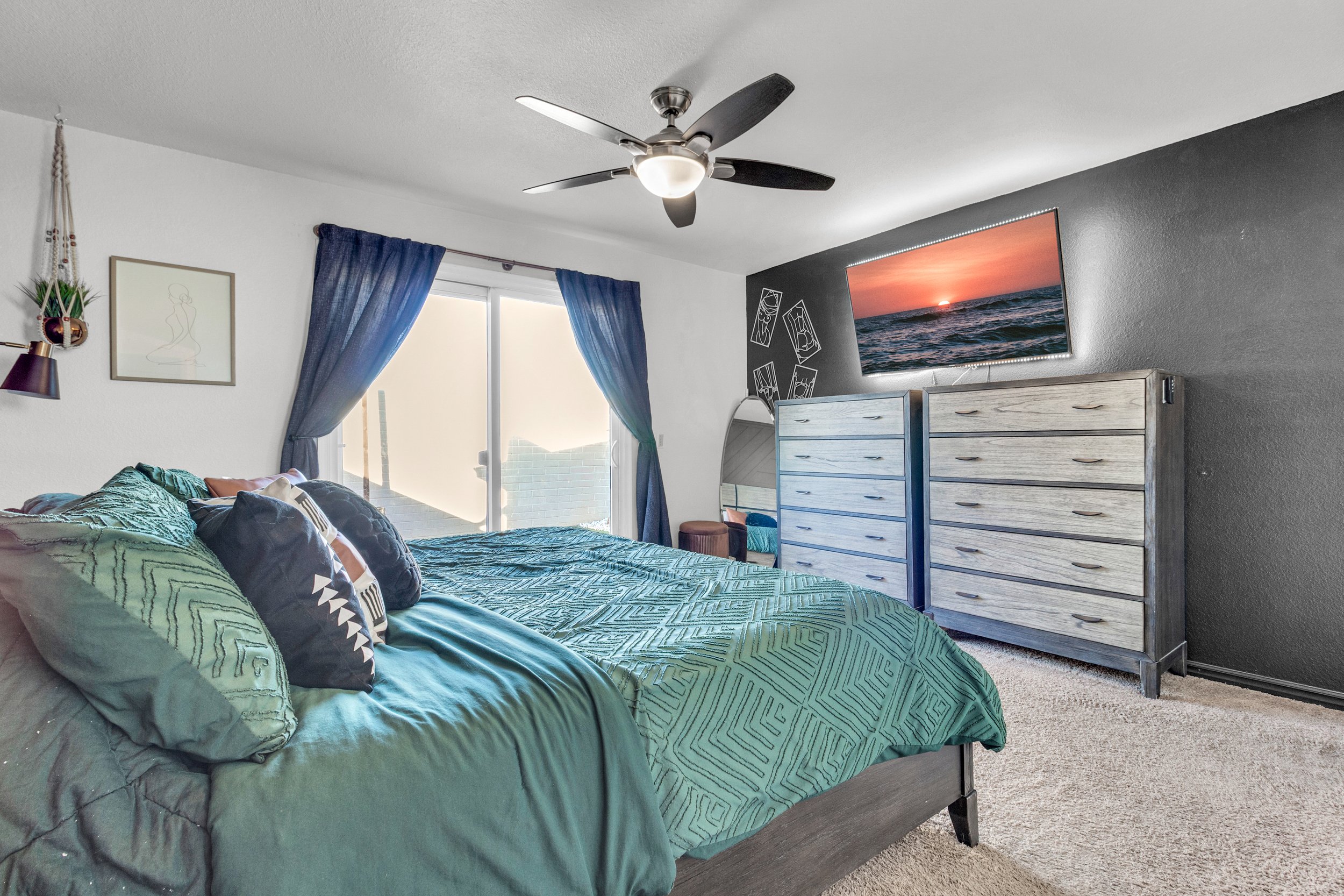 320 W Laguna Dr-19.jpg