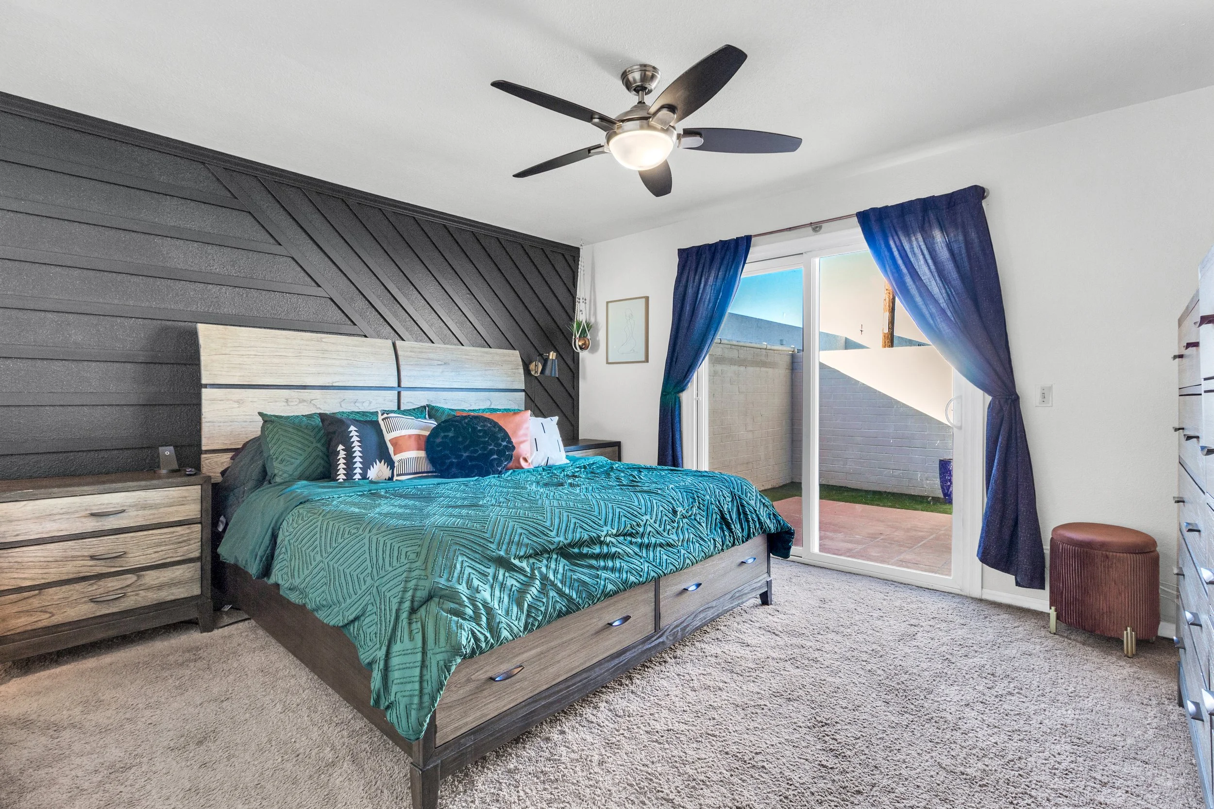 320 W Laguna Dr-23.jpg