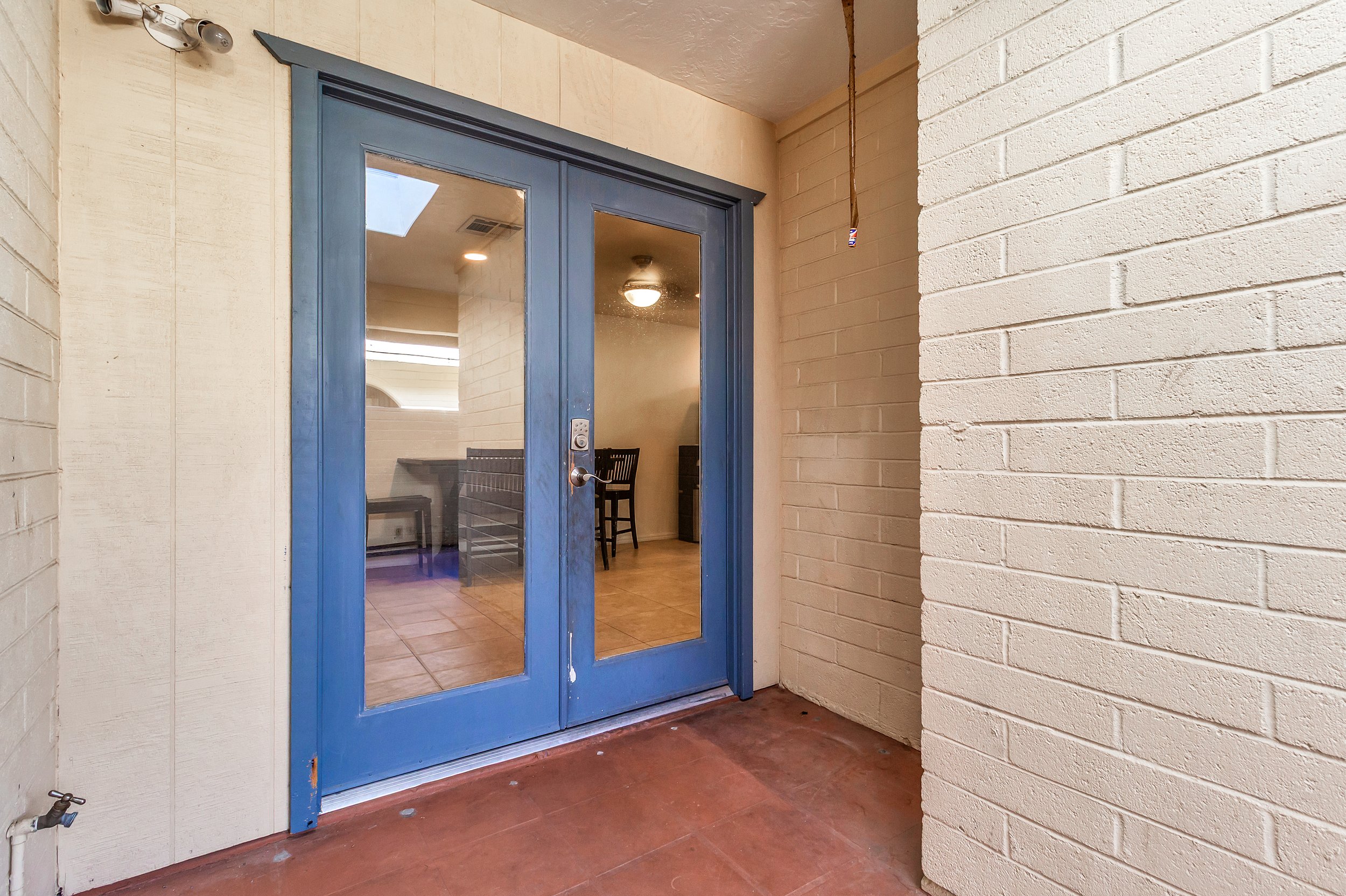 320 W Laguna Dr-37.jpg