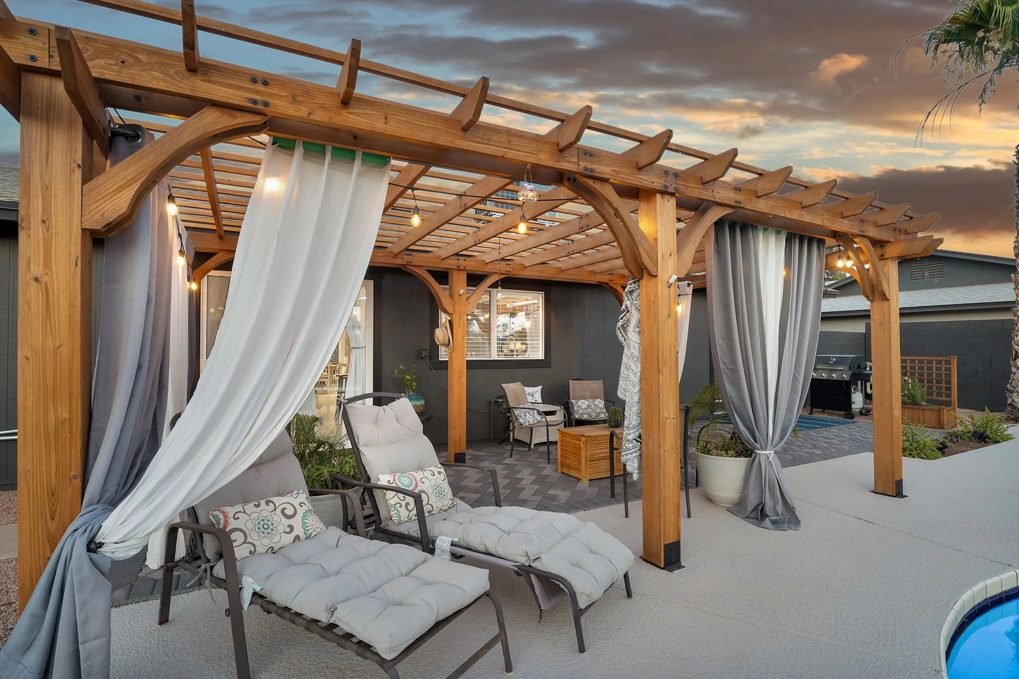 38-web-or-mls-2512 S Evergreen Rd-5.jpg