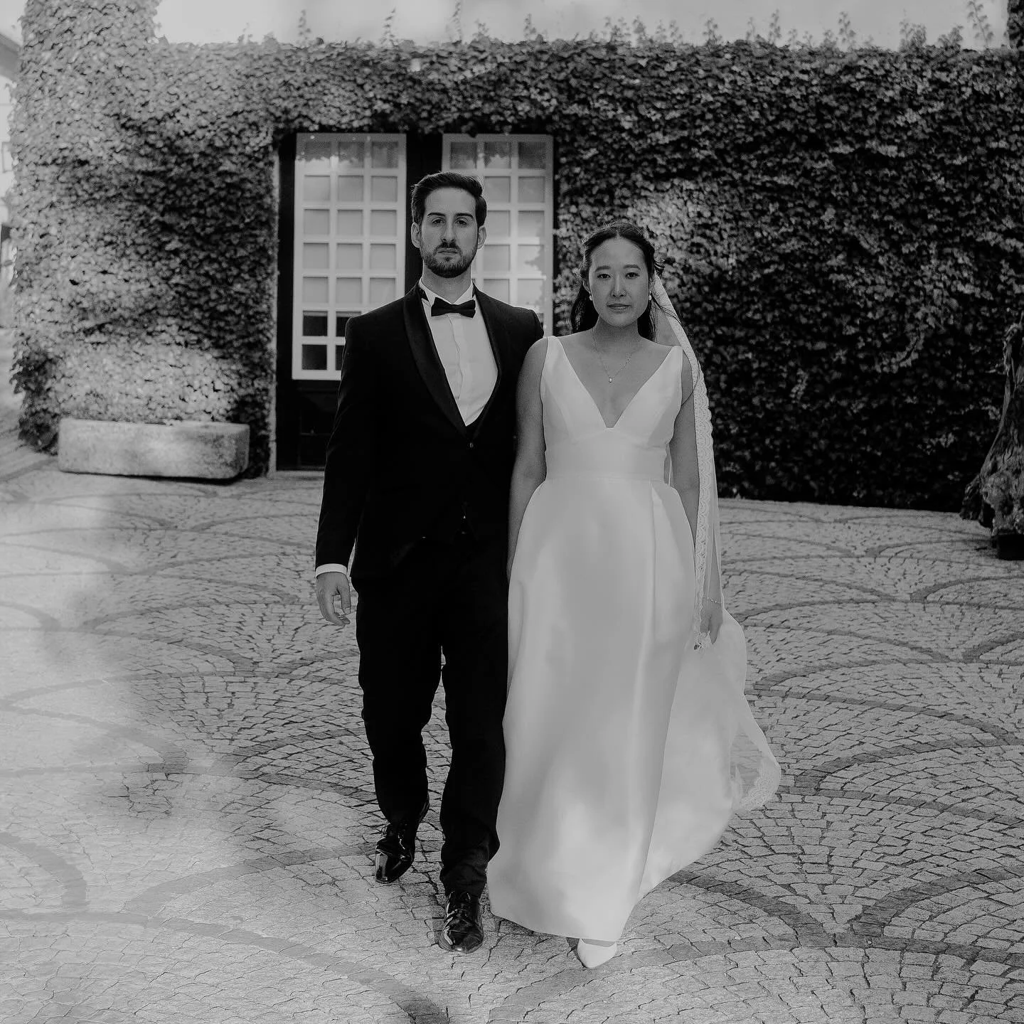 simple, but eternal

venue: @quinta_da_pacheca 
bride: @rachee.kk 
groom: @miguelregadas1 
filmmaker: @ffavisuals 
hairstylist: @pedronettostudio
make up artist: @barbarabrandao_makeup