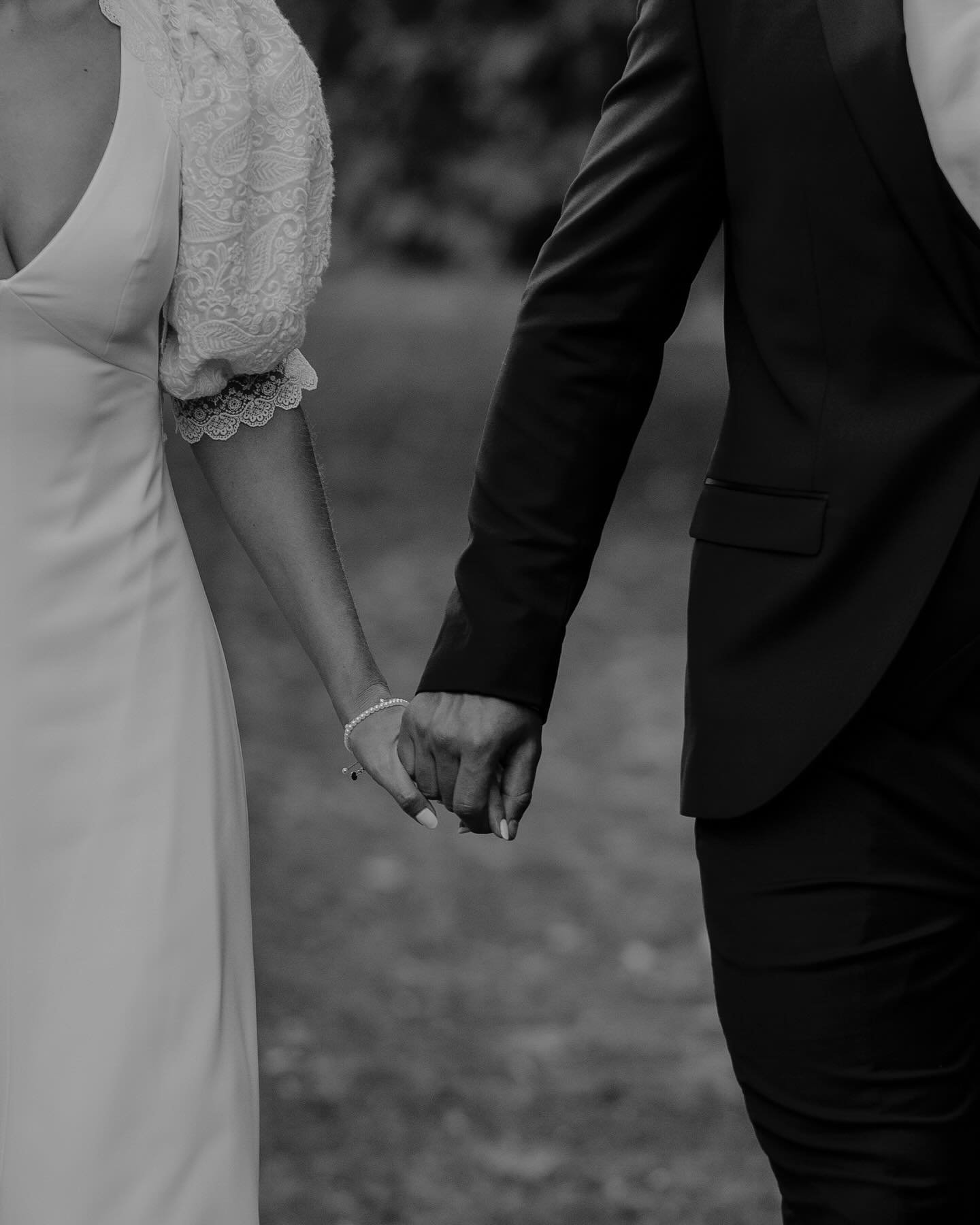 &lsquo;And if the world had stopped,
we might not have noticed.
your hand found mine,
and the air grew still.&rsquo;

&bull;
&bull;
&bull;
&bull;
#wedding#weddingdourovalley#destinationweddingplanner#destinationwedding#portugalweddingvenue#weddingpho