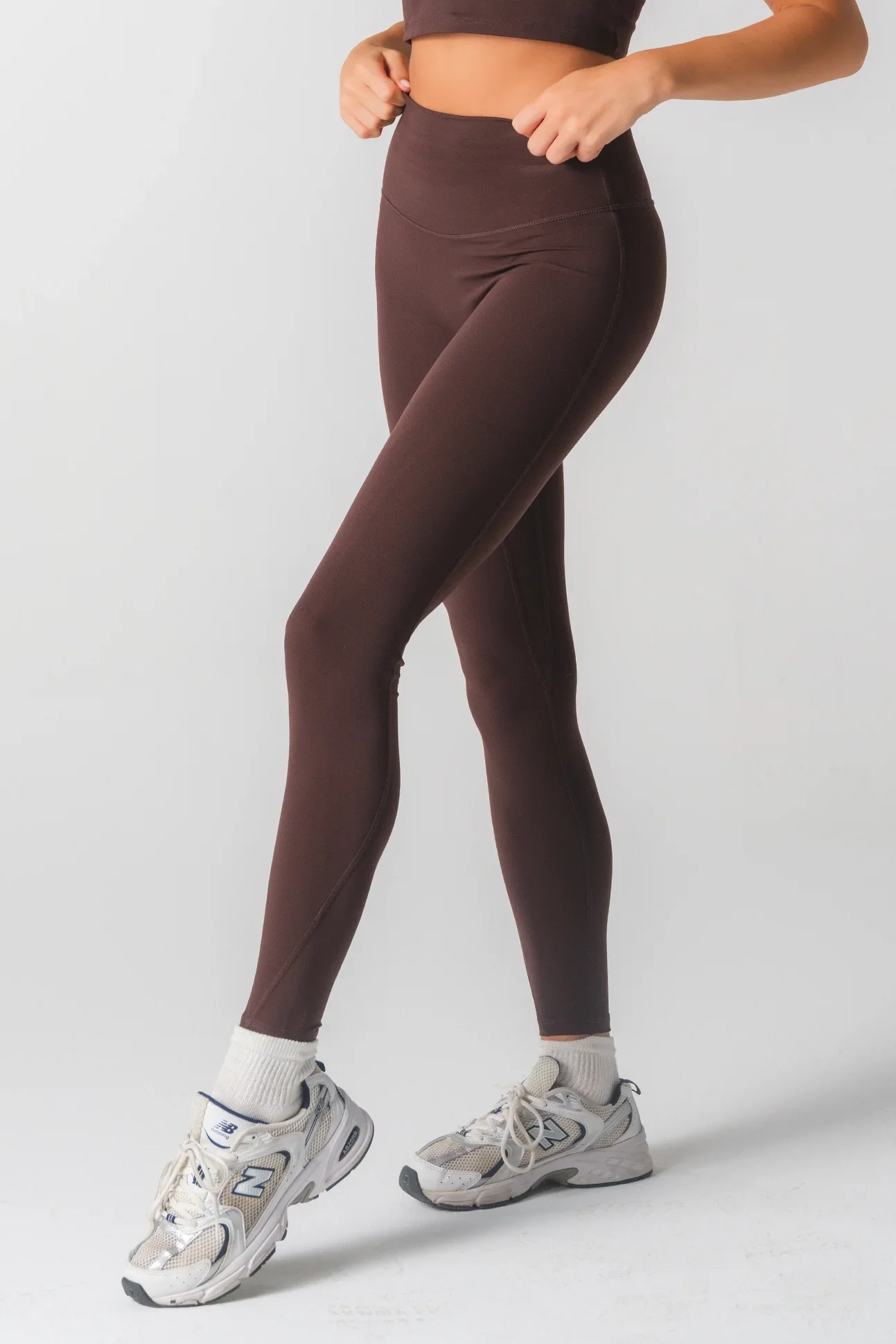 brownlegging_2_b763fedc-5088-4feb-8efe-99e2ea15d430.webp