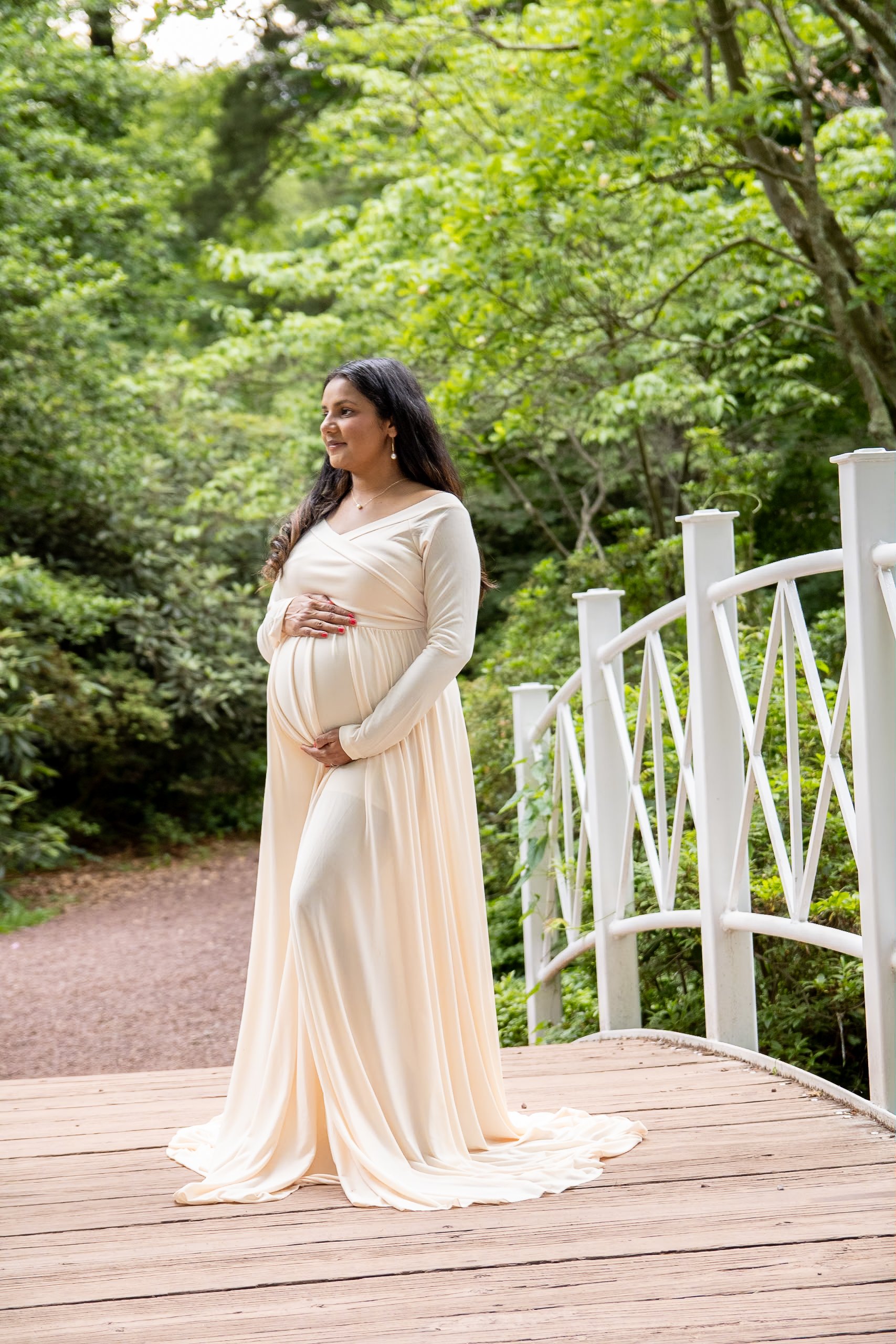 maternity photography garden ethereal motherhood photography