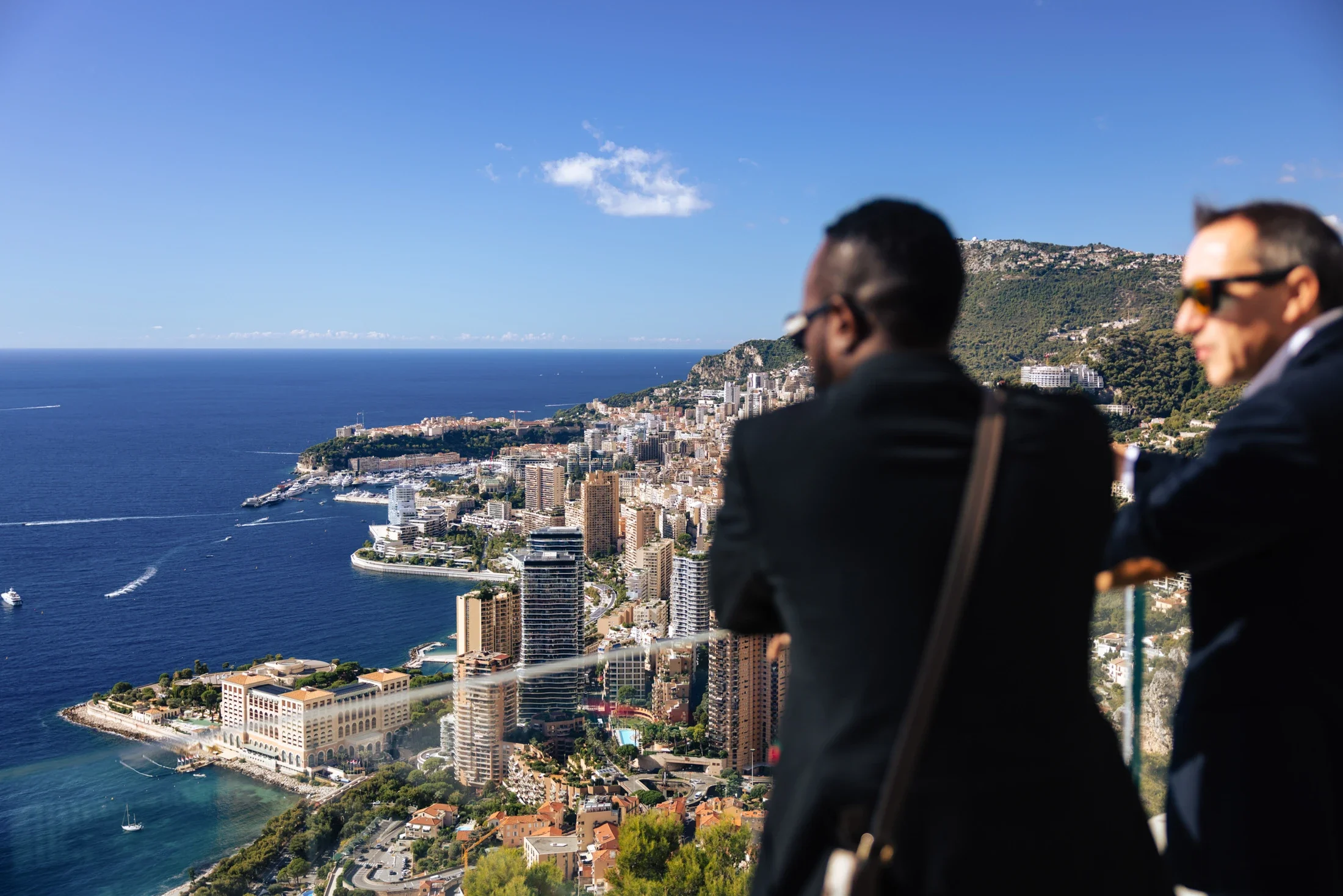 photographe évènementiel bourg en bresse – Reportage évènement Ferrari à Monaco, admiration de la vue