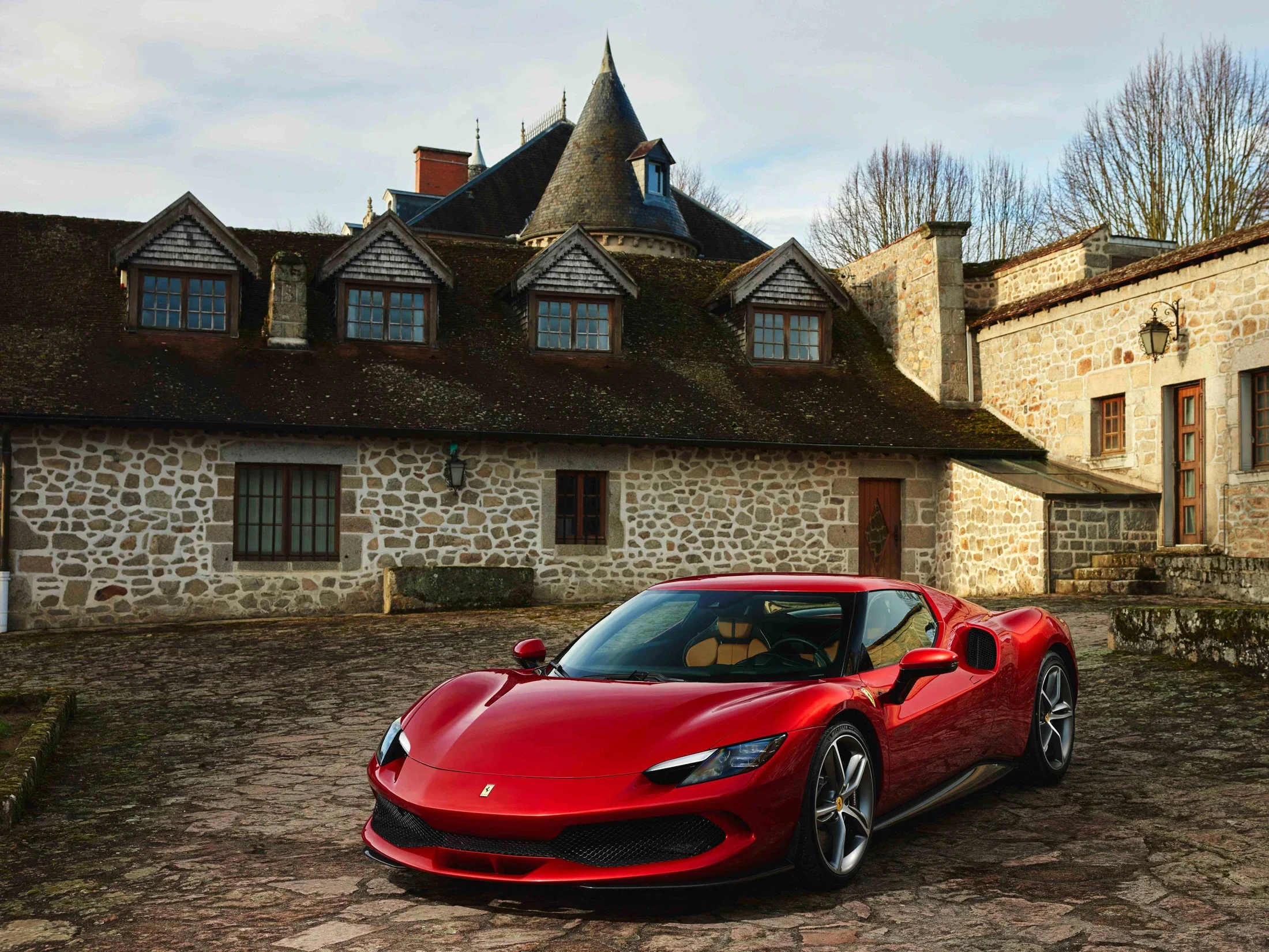 photographe automobile bourg en bresse – Ferrari West Europe réseaux sociaux communication Ferrari 296 GTB circuit Mas du Clos musée