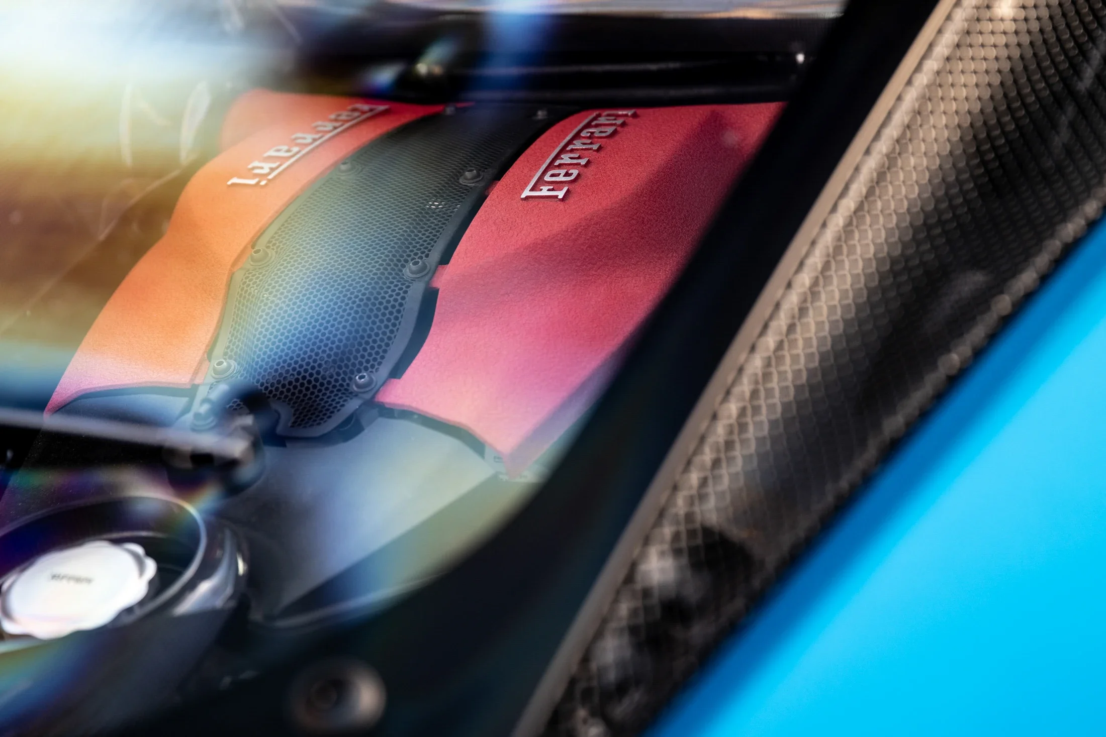 photographe automobile bourg en bresse – Ferrari F8 Tributo test drive France détail moteur V8