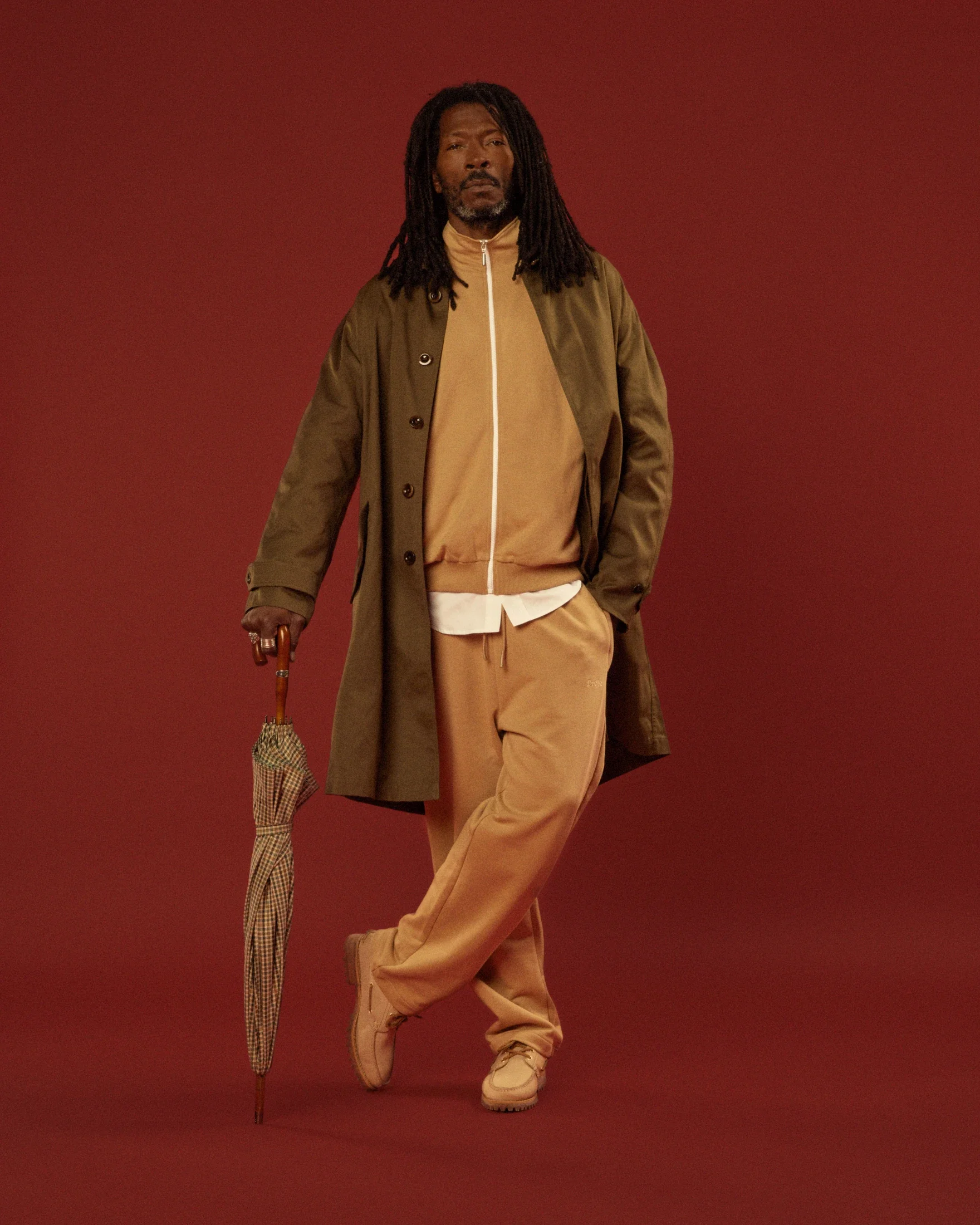 photographe e-commerce bourg en bresse – shooting e-commerce réseaux sociaux Drôle de Monsieur Tracksuit beige