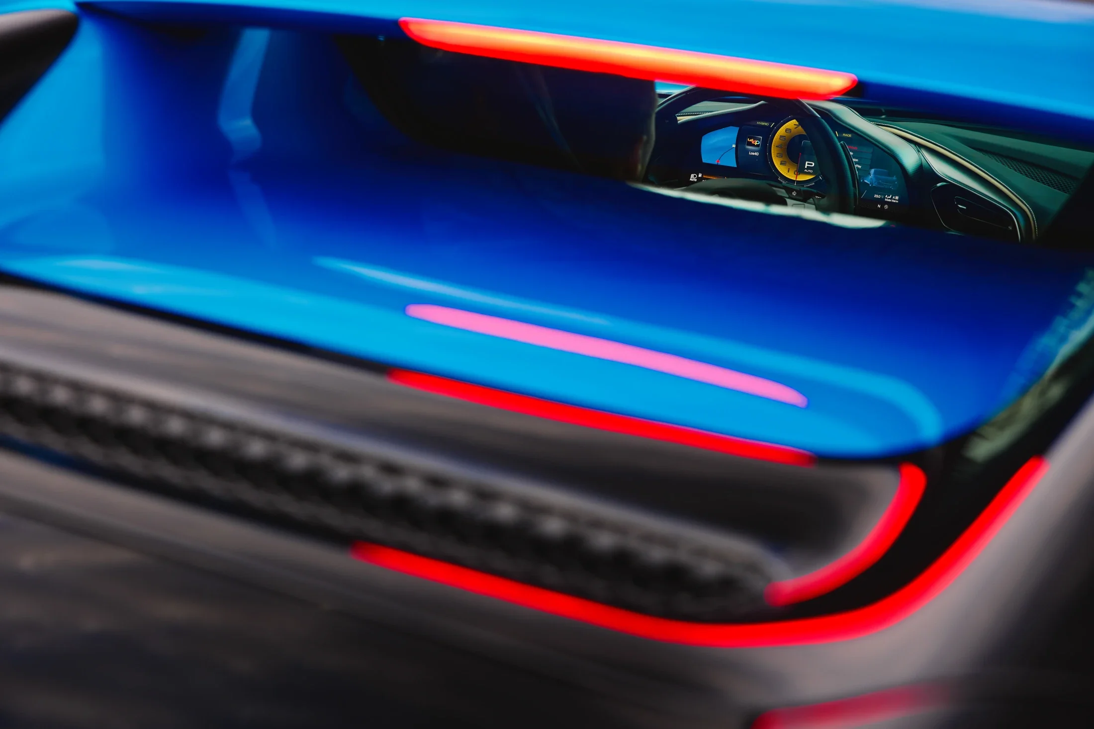 photographe automobile bourg en bresse – Essaie presse Ferrari 296 GTS bleu route Andalousie Espagne détail