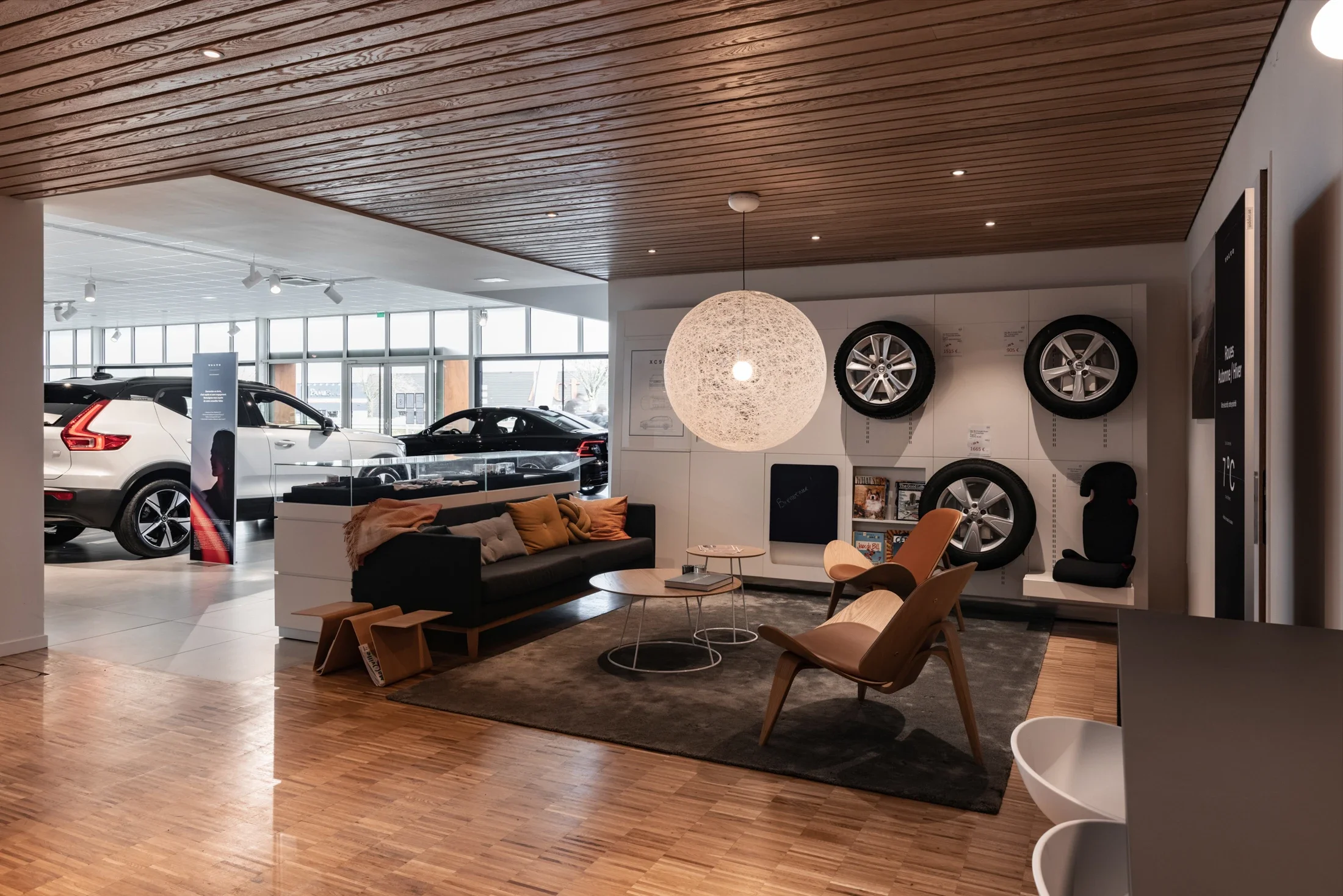 photographe corporate bourg en bresse – Reportage concession Volvo Macon Nord Automobiles, salon d'attente