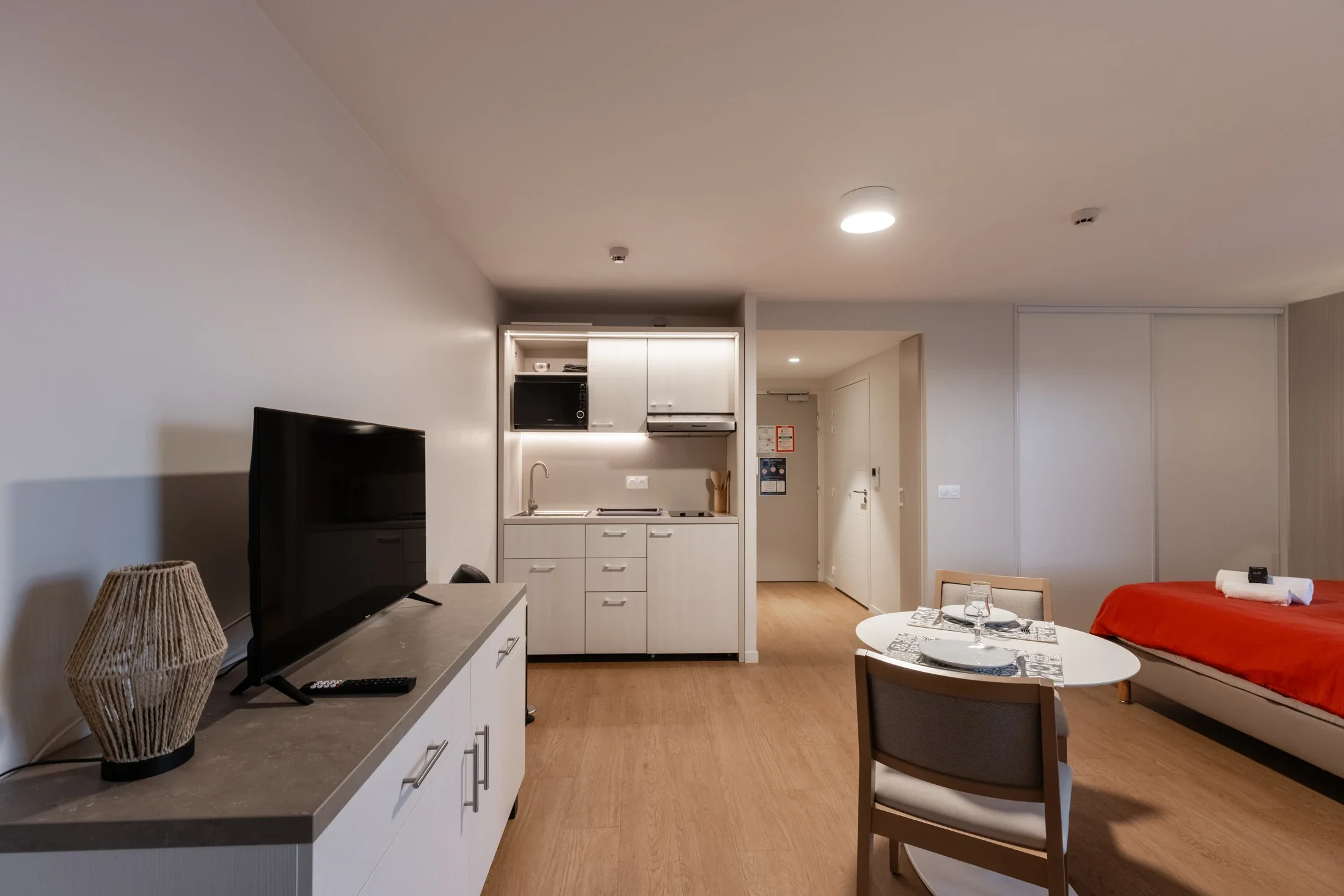 photographe immobilier bourg en bresse – Chambre dans une résidence destinée à la location courte durée à bourg en bresse géré par La Conciergerie Bressane