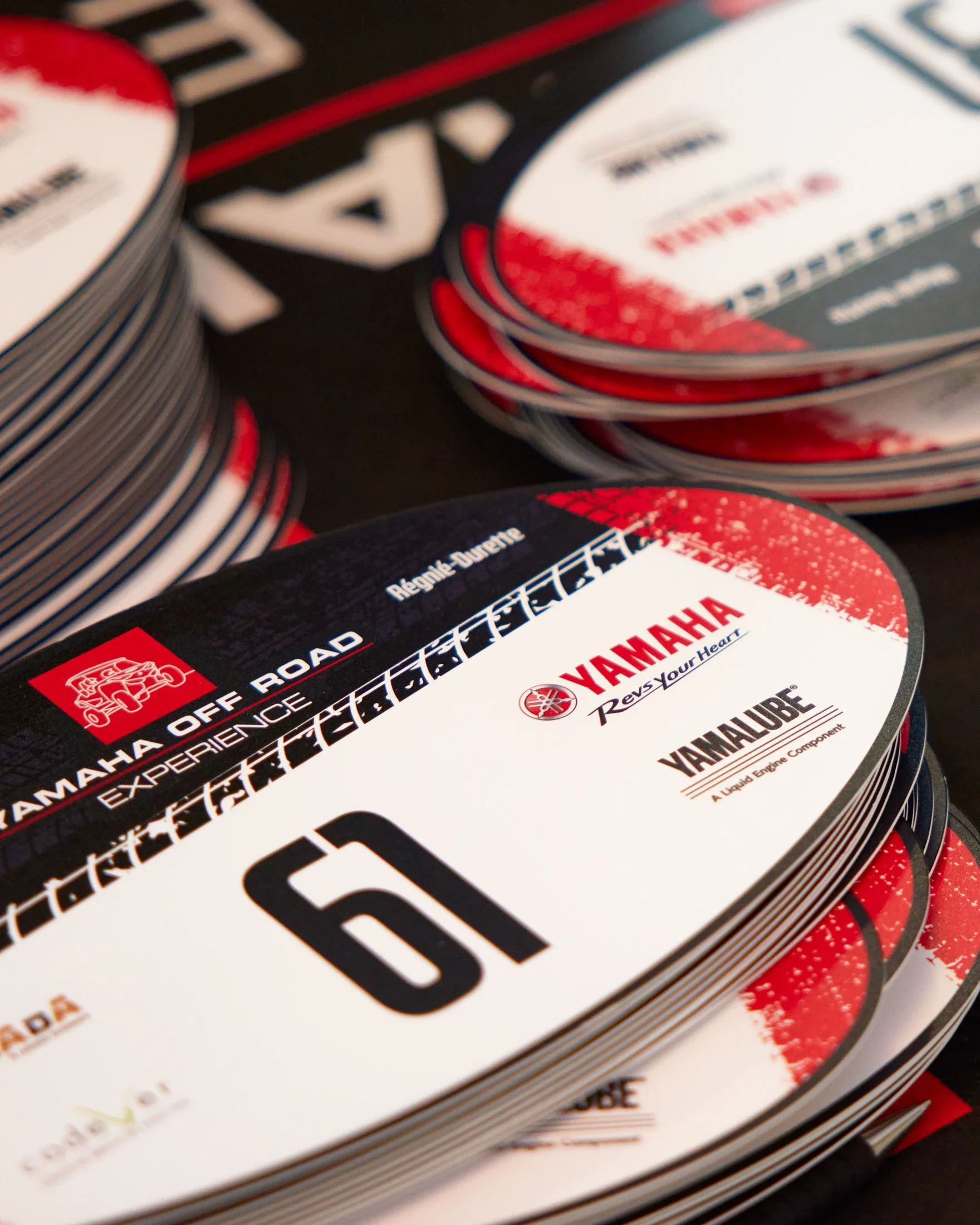 photographe évènementiel bourg en bresse – Reportage évènement Yamaha Off Road expérience dans le Beaujolais, numéro de participant