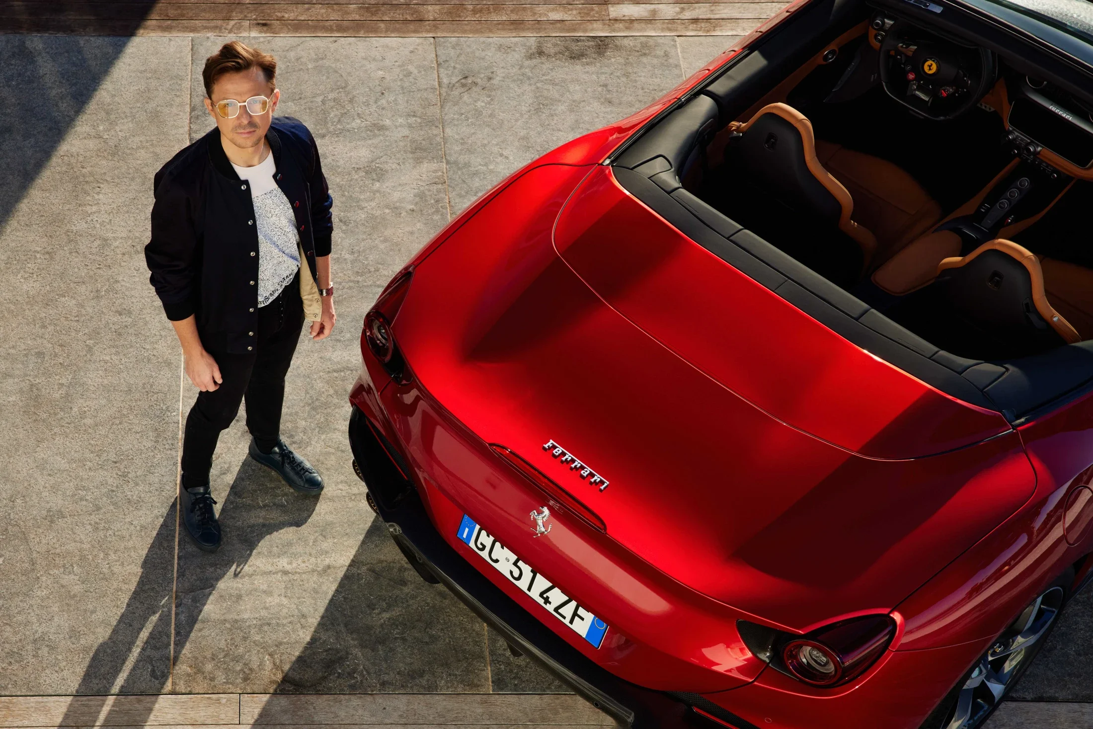 photographe automobile bourg en bresse – Statique Ferrari Portofino M Martin Solveig portrait