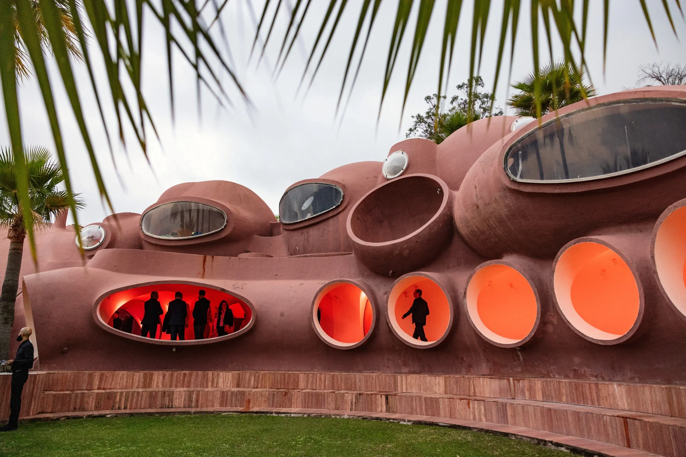 photographe évènementiel bourg en bresse – Reportage évènement lancement Ferrari 12 Cilindri avec la concession Ferrari SF Cannes dans la maison bulles