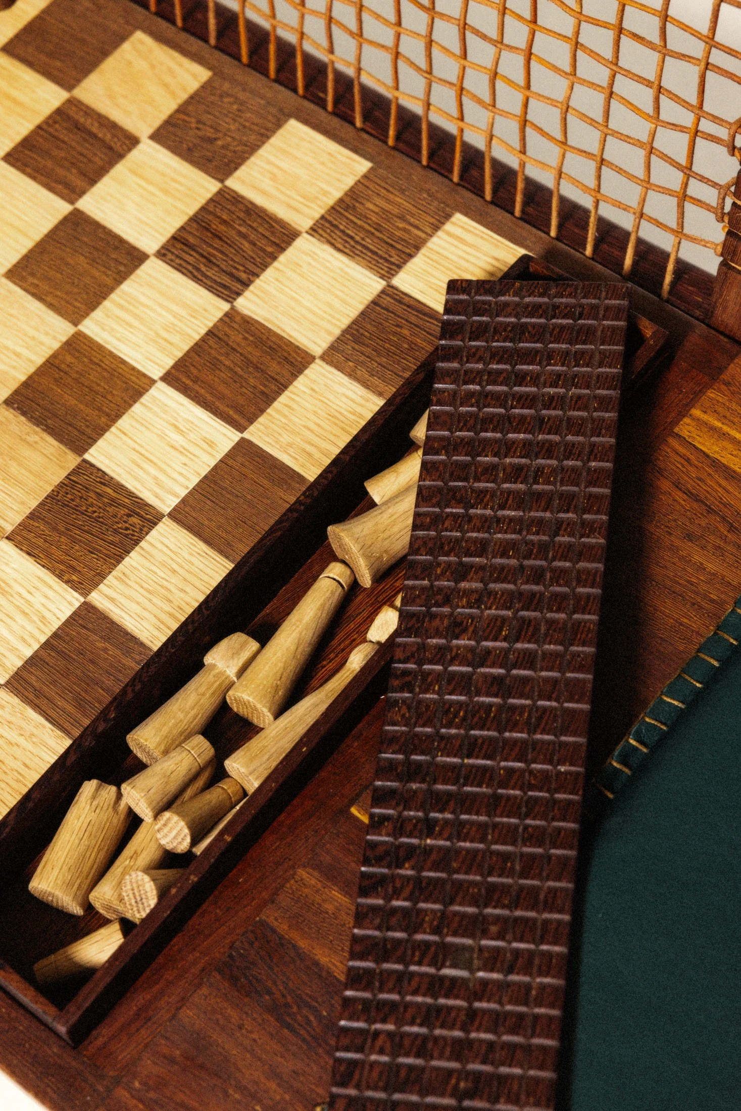 photographe produit bourg en bresse – packshot détail échiquier Drôle de Monsieur 