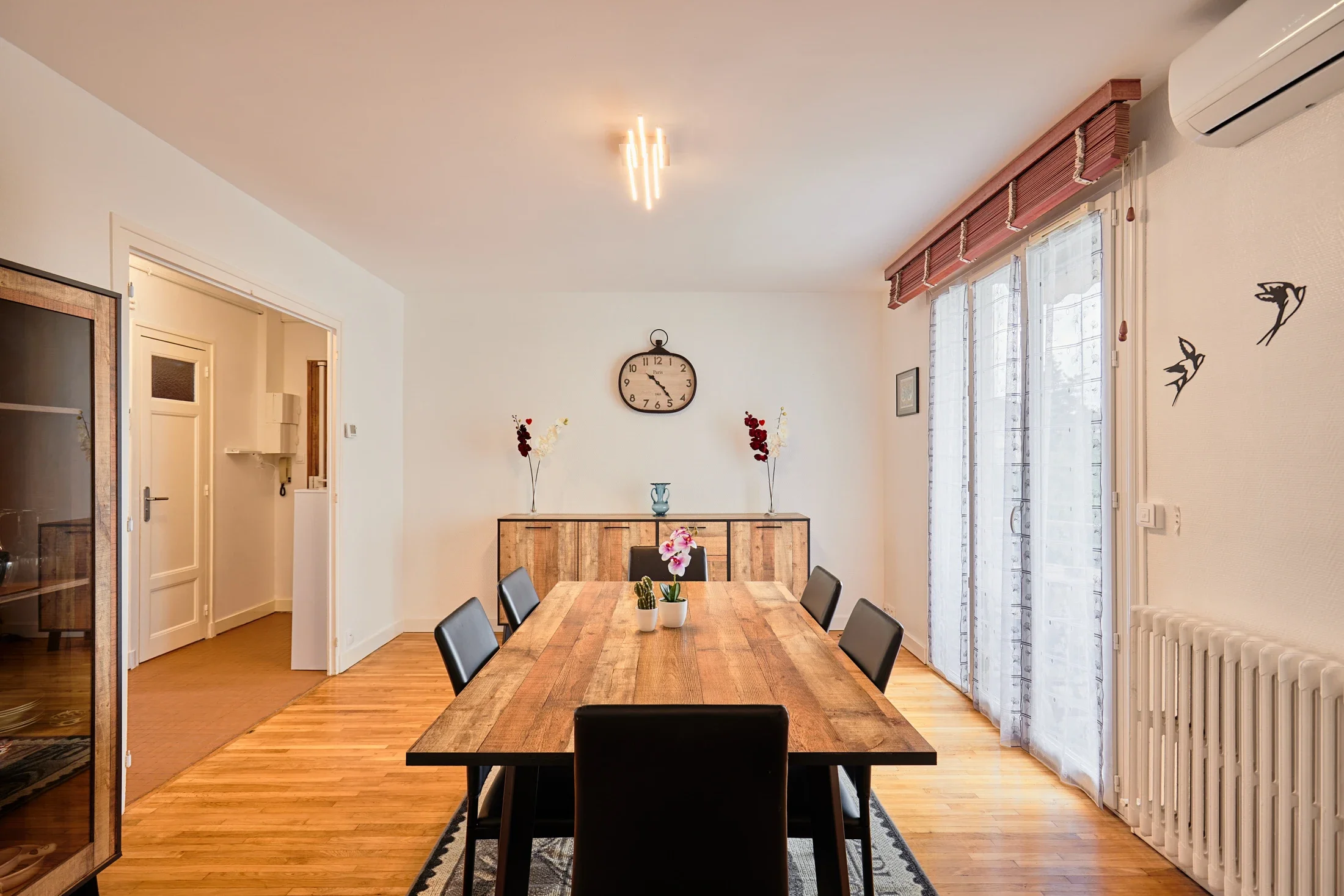 photographe immobilier bourg en bresse – Salle à manger d'un logement locatif à bourg en bresse géré par La Conciergerie Bressane