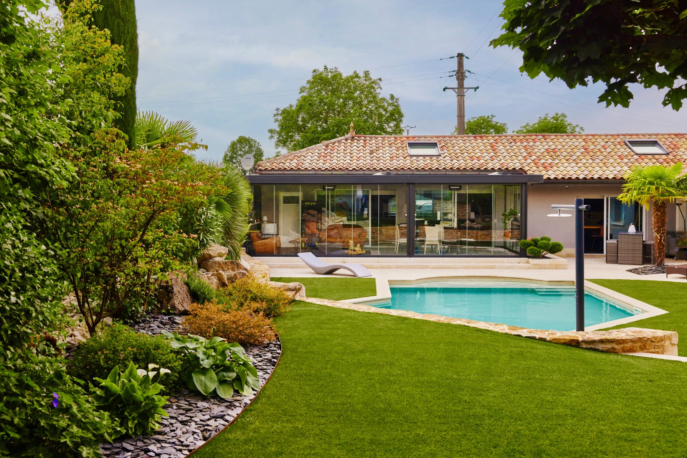 photographe bourg en bresse, Ain, Rhone Alpes, France - portfolio, extérieur maison avec jardin et piscine dans l'Ain