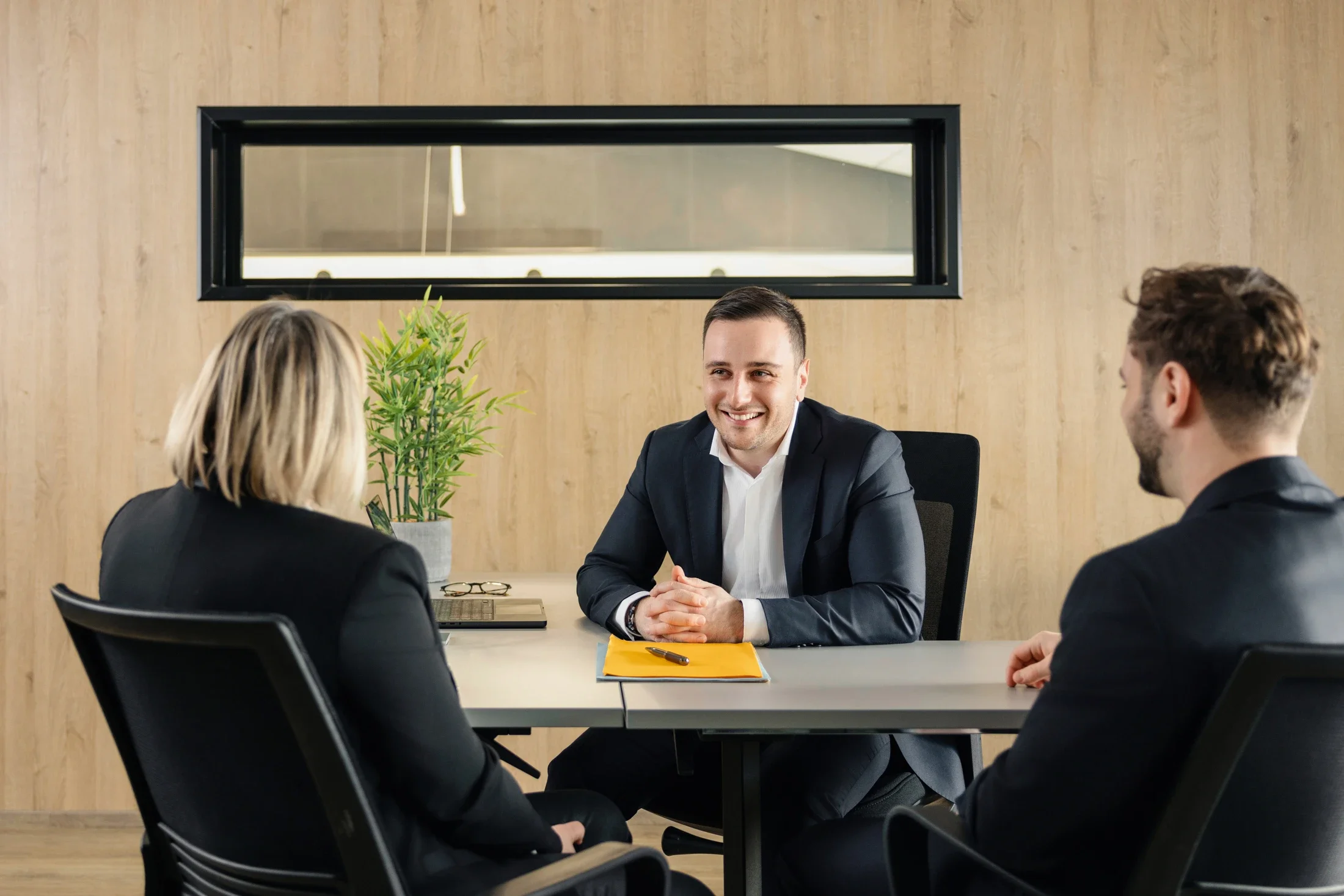 photographe bourg en bresse, Ain, Rhone Alpes, France - portfolio, mise en scène corporate d'Arthur Vieux, Avocat à Bourg en Bresse et Lyon