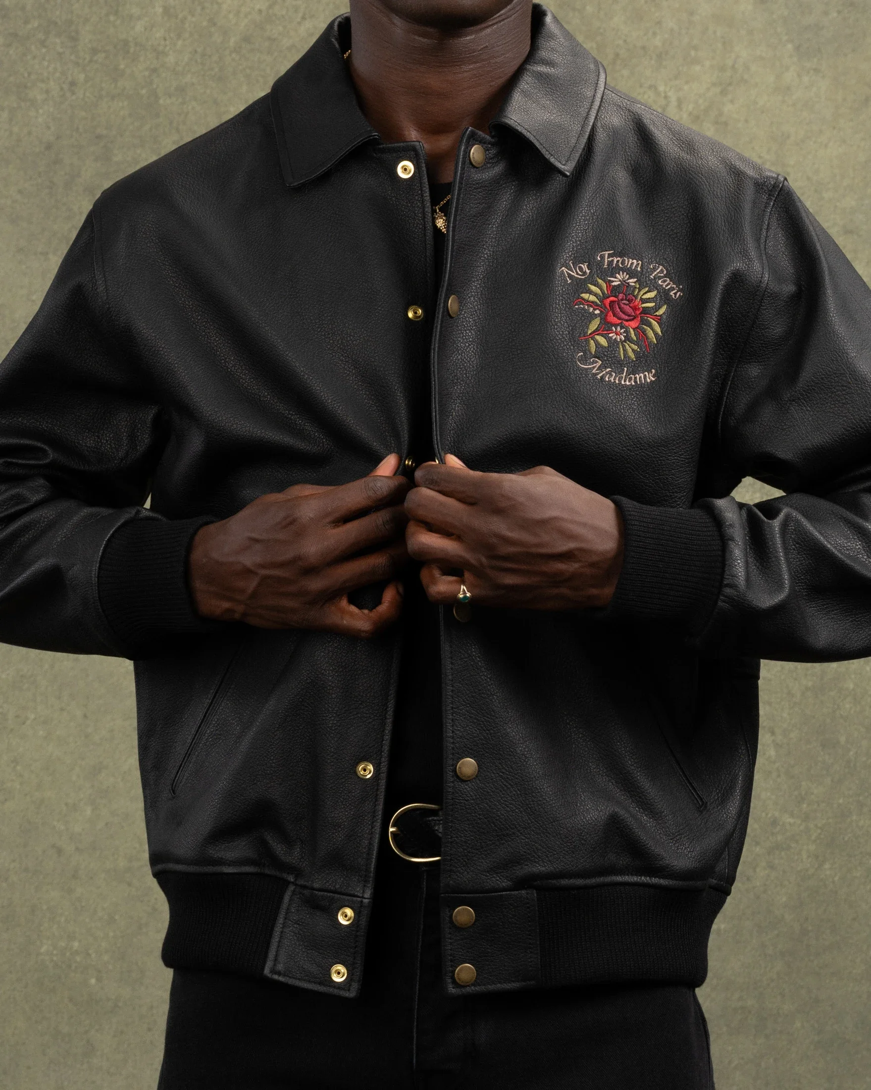 photographe e-commerce bourg en bresse – shooting e-commerce Drôle de Monsieur Not From Paris Madame Rose détail cuir