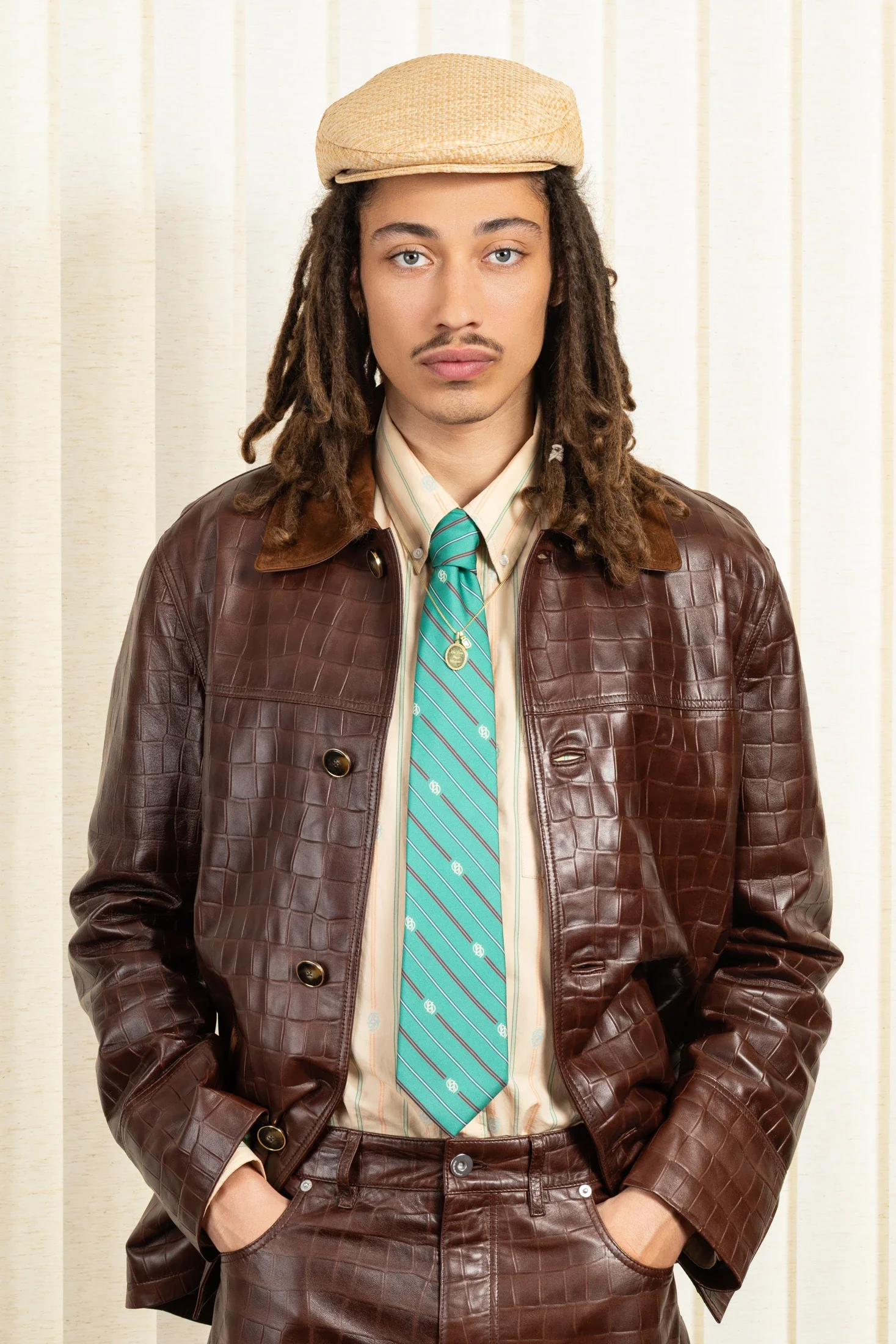 photographe e-commerce bourg en bresse – shooting e-commerce Drôle de Monsieur close up cravate