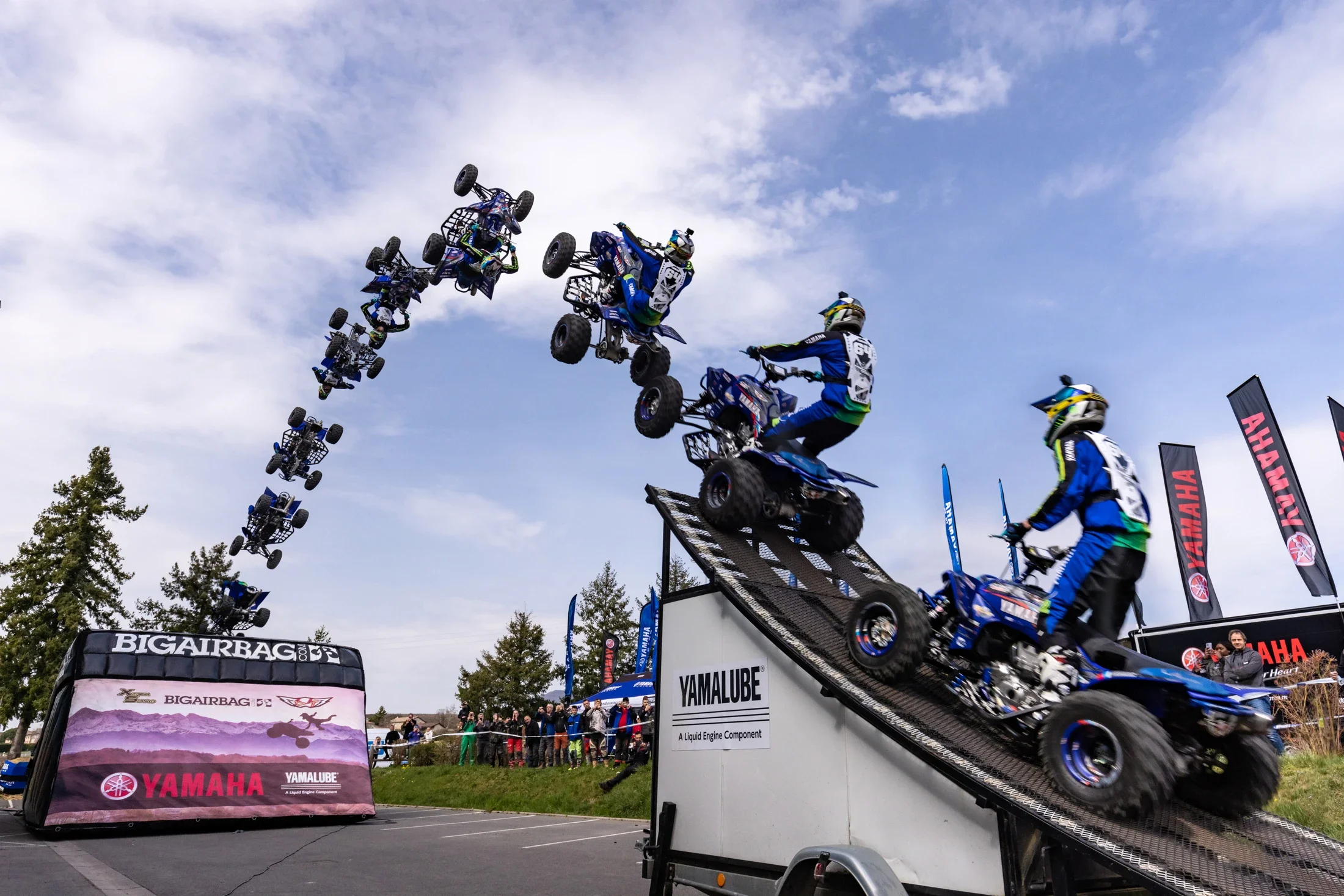 photographe évènementiel bourg en bresse – Reportage évènement Yamaha Off Road expérience dans le Beaujolais, backflip en quad par le rider David Tharan