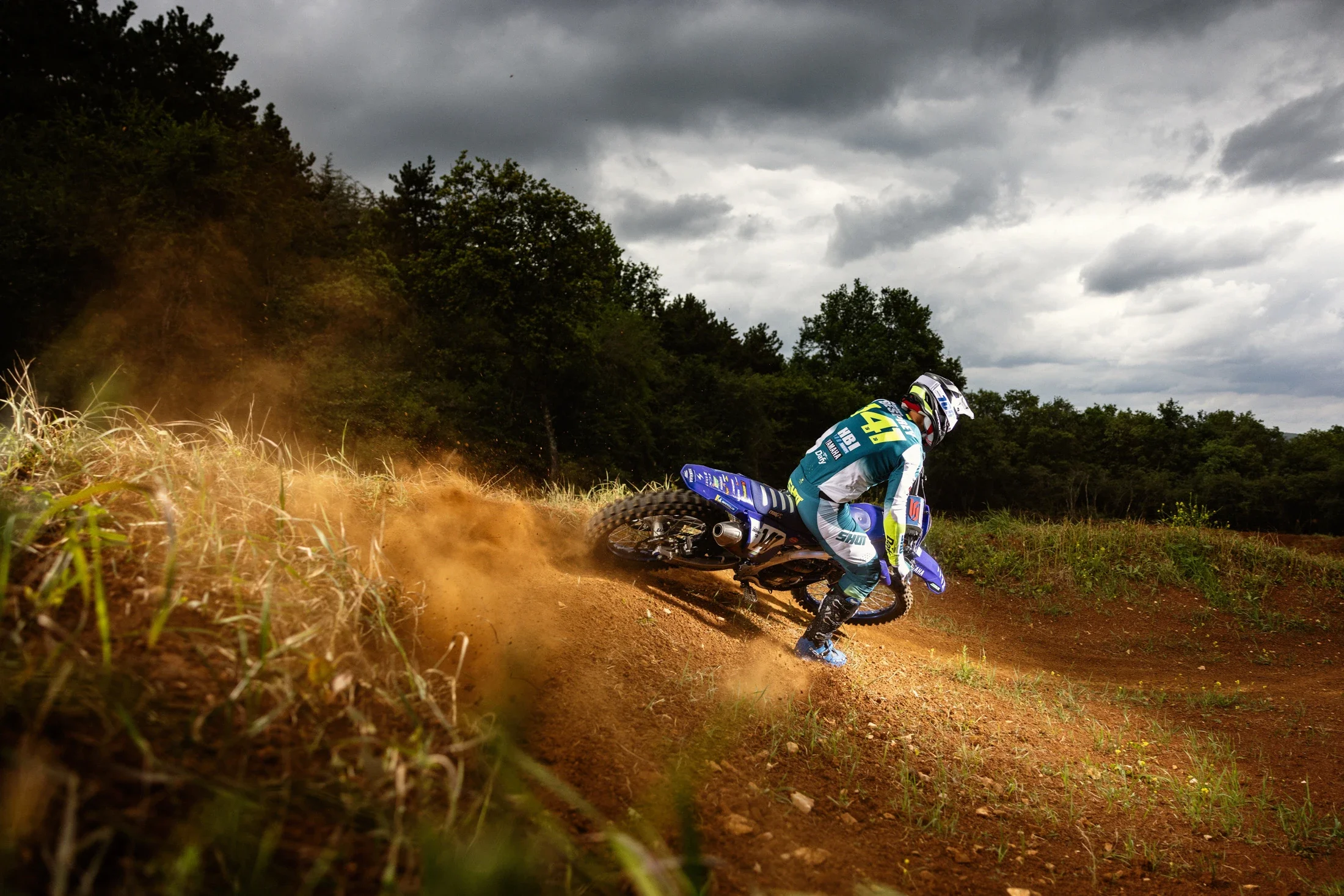 photographe automobile bourg en bresse – dynamique virage Maxime Desprey pilote motocross Yamaha team GSM