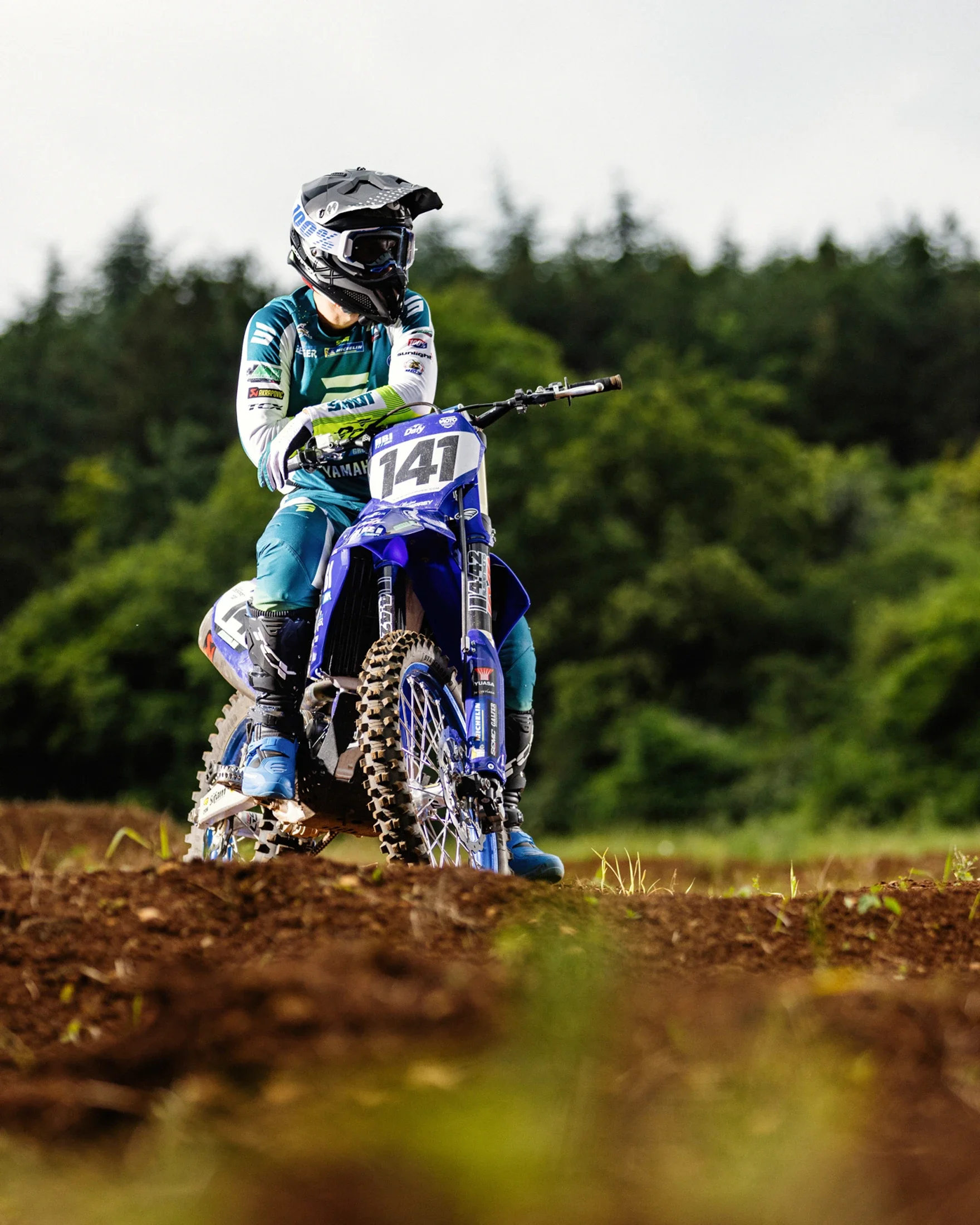 photographe automobile bourg en bresse – statique Maxime Desprey pilote motocross Yamaha team GSM