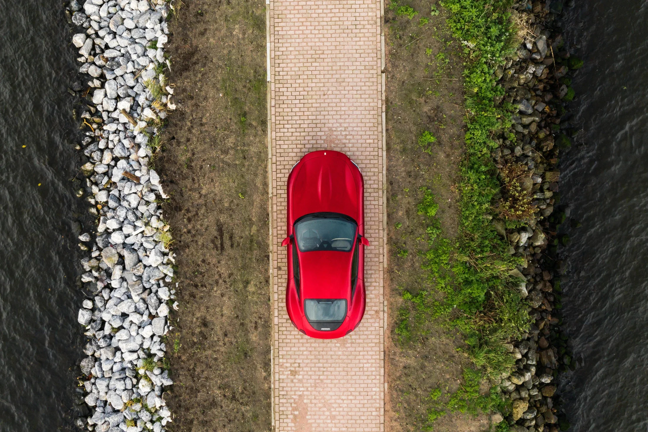 photographe automobile bourg en bresse – image communication Ferrari Roma rouge Amsterdam drone