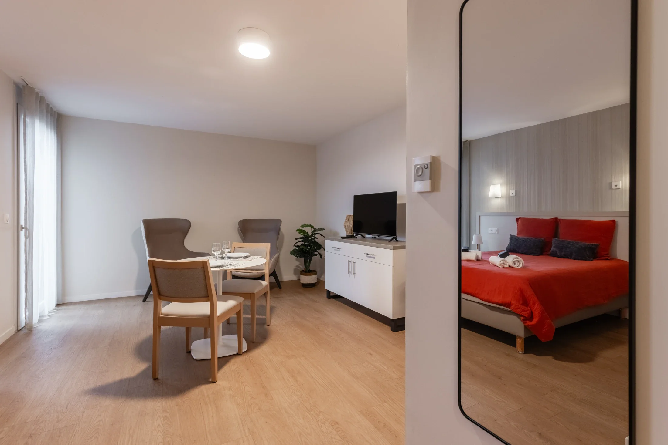 photographe immobilier bourg en bresse – Chambre dans une résidence destinée à la location courte durée à bourg en bresse géré par La Conciergerie Bressane