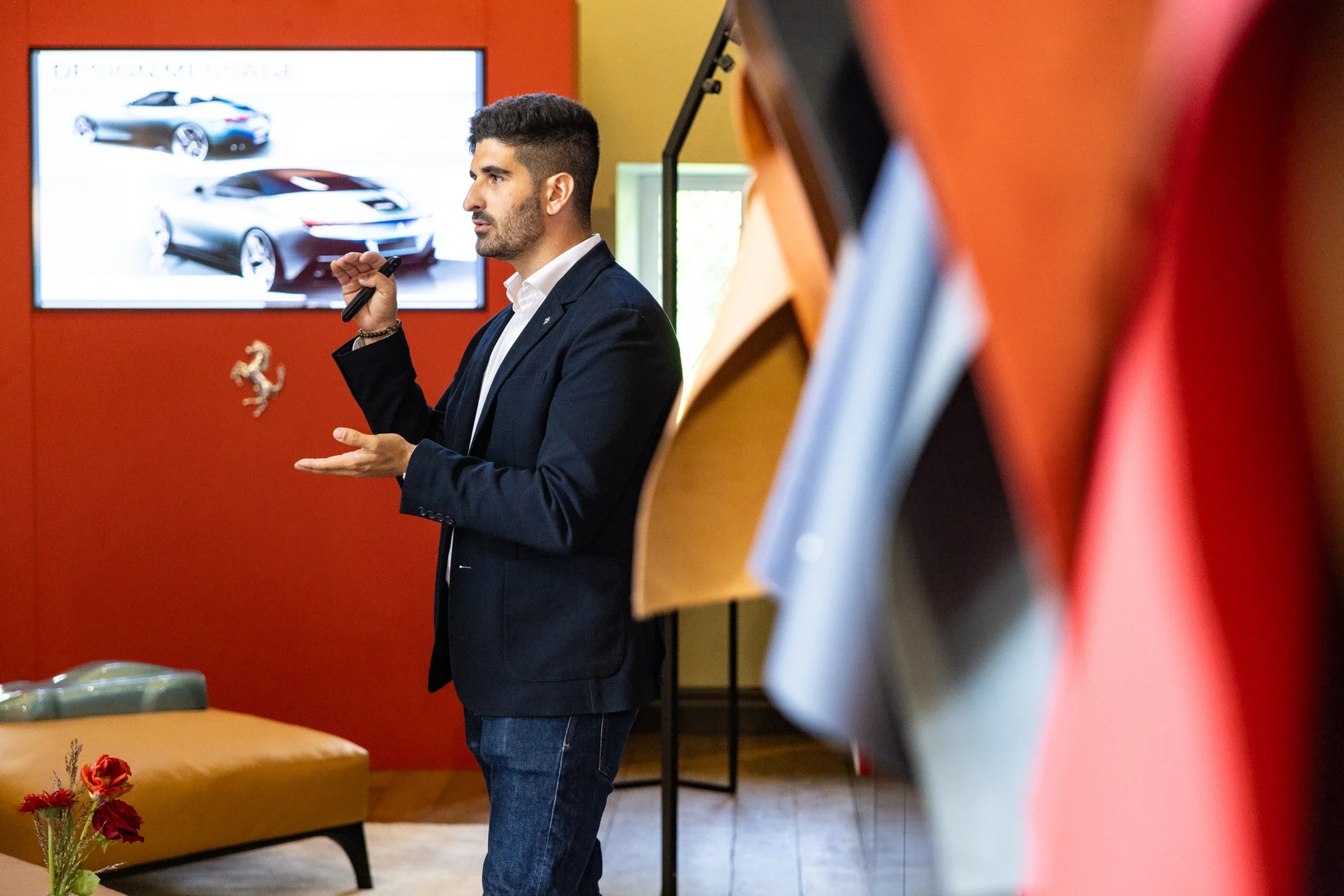 photographe évènementiel bourg en bresse – Reportage évènement Ferrari Angleterre, démonstration configuration