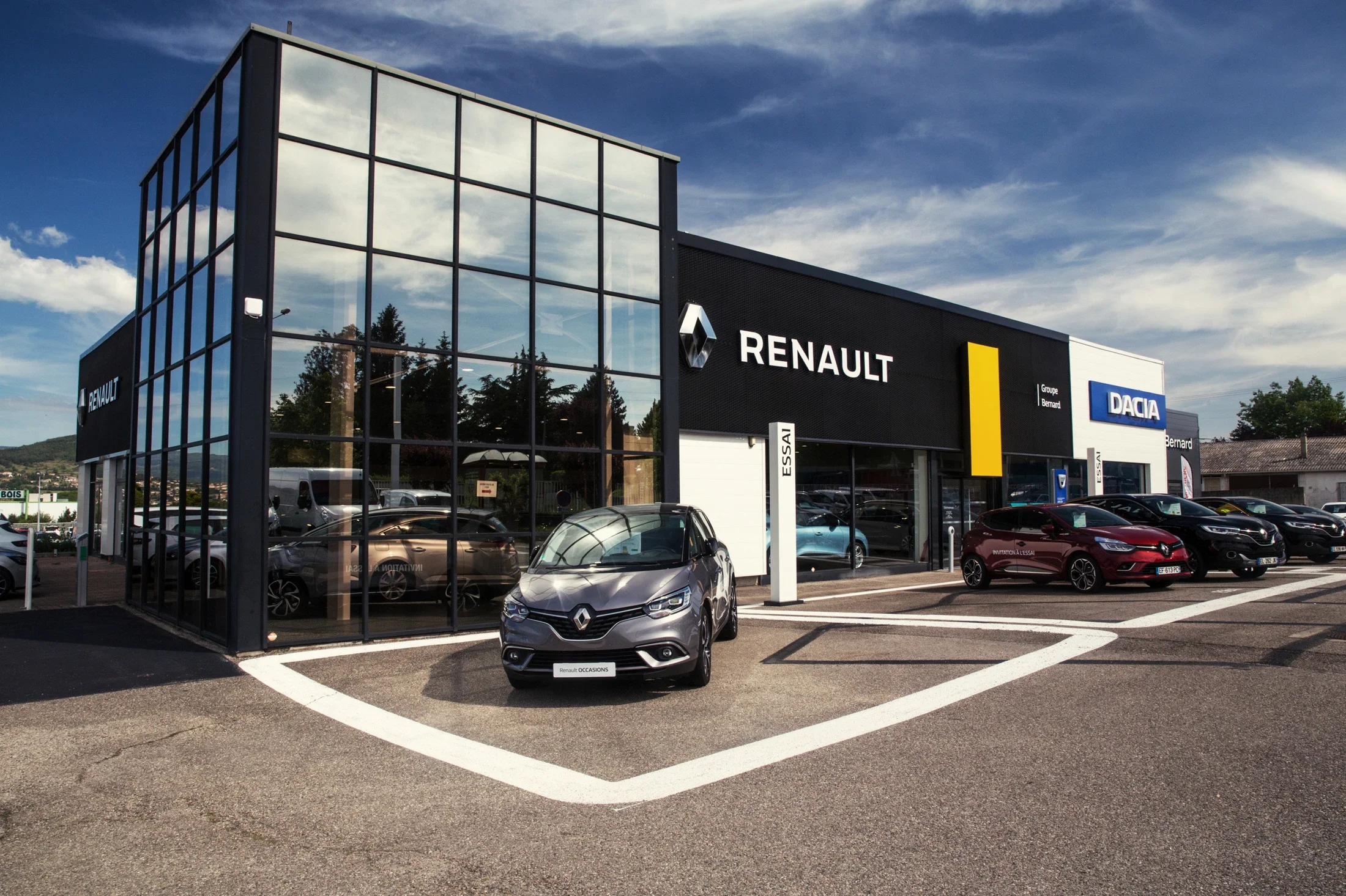 photographe corporate bourg en bresse – Reportage Groupe Bernard concession Renault Romans sur Isère