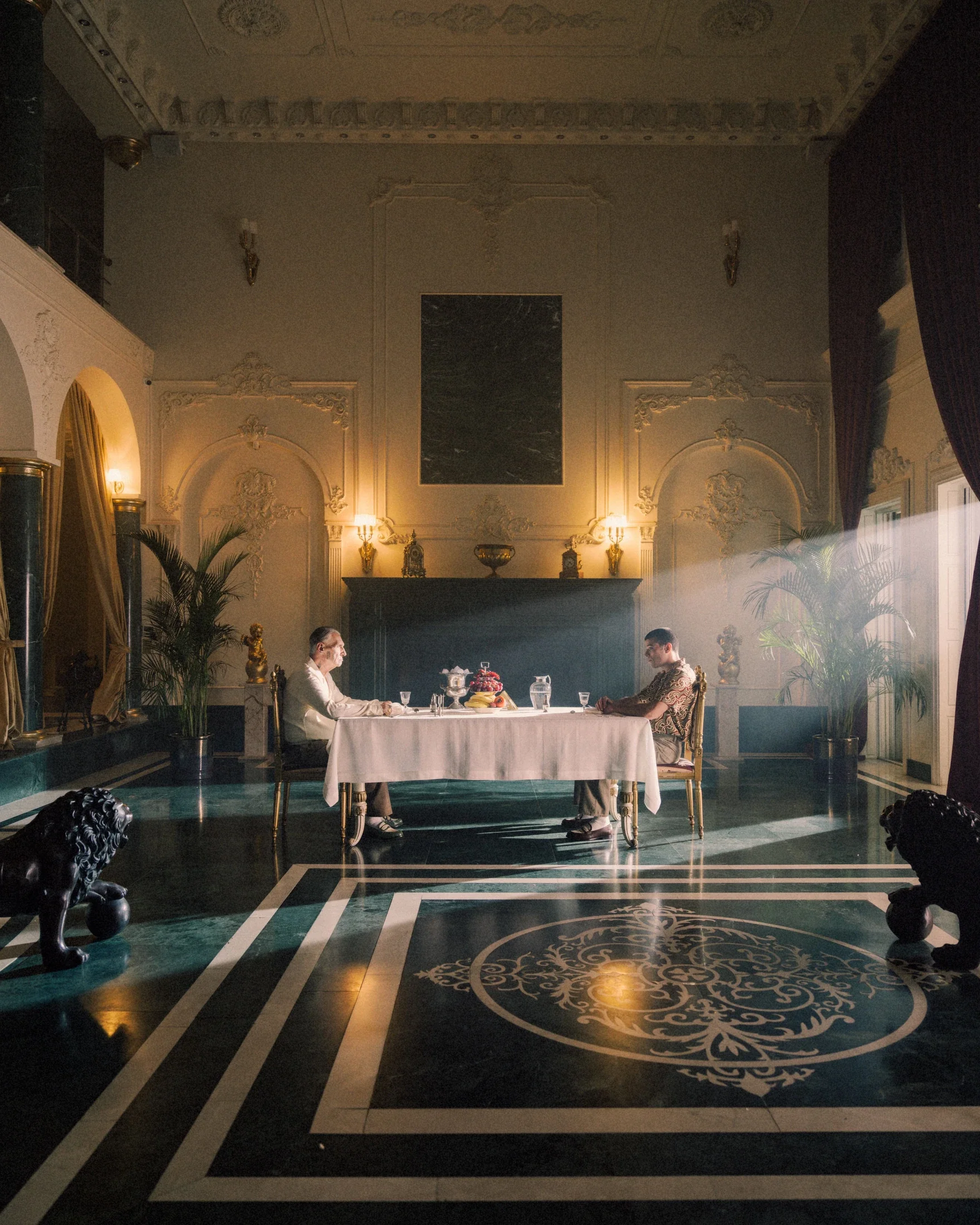 photographe e-commerce bourg en bresse – Lookbook Drôle de Monsieur Film Il Leone, mise en scène diner en tête à tête