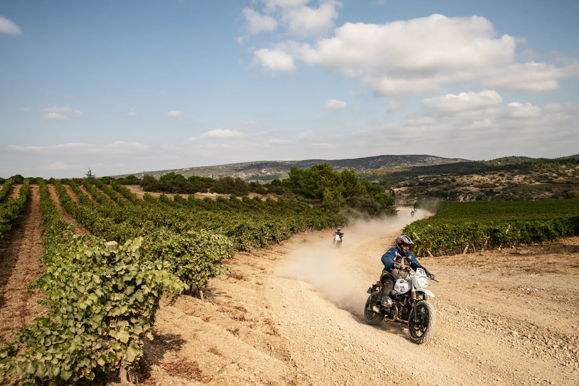 image communication BMW motorrad GS Trophy sud de la France vignoble