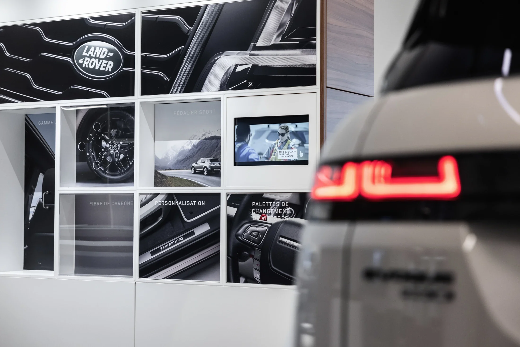 photographe corporate bourg en bresse – Reportage concession Land Rover Macon Nord Automobiles, décoration