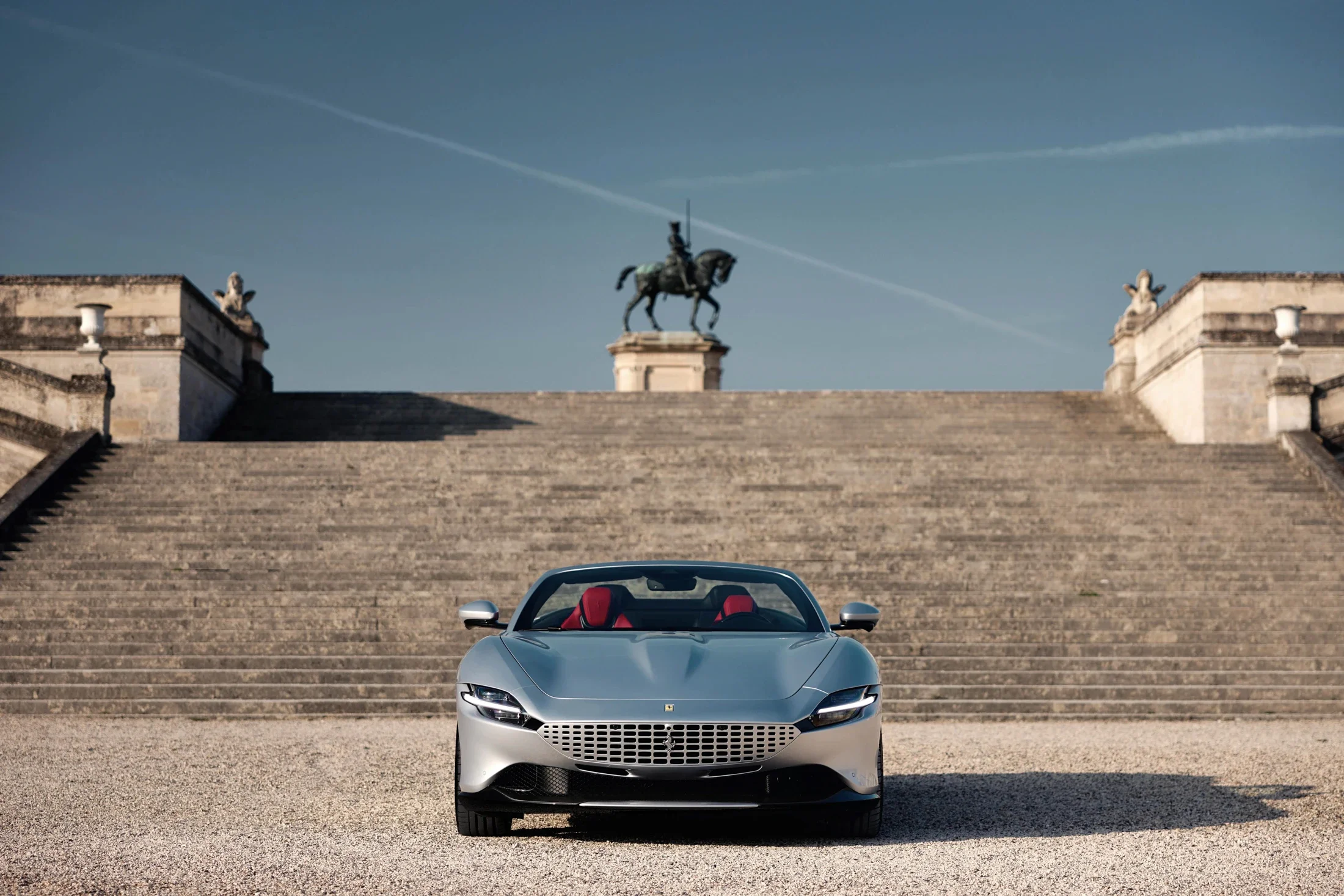 photographe automobile bourg en bresse – image communication Ferrari Roma Spider cours chateau Chantilly