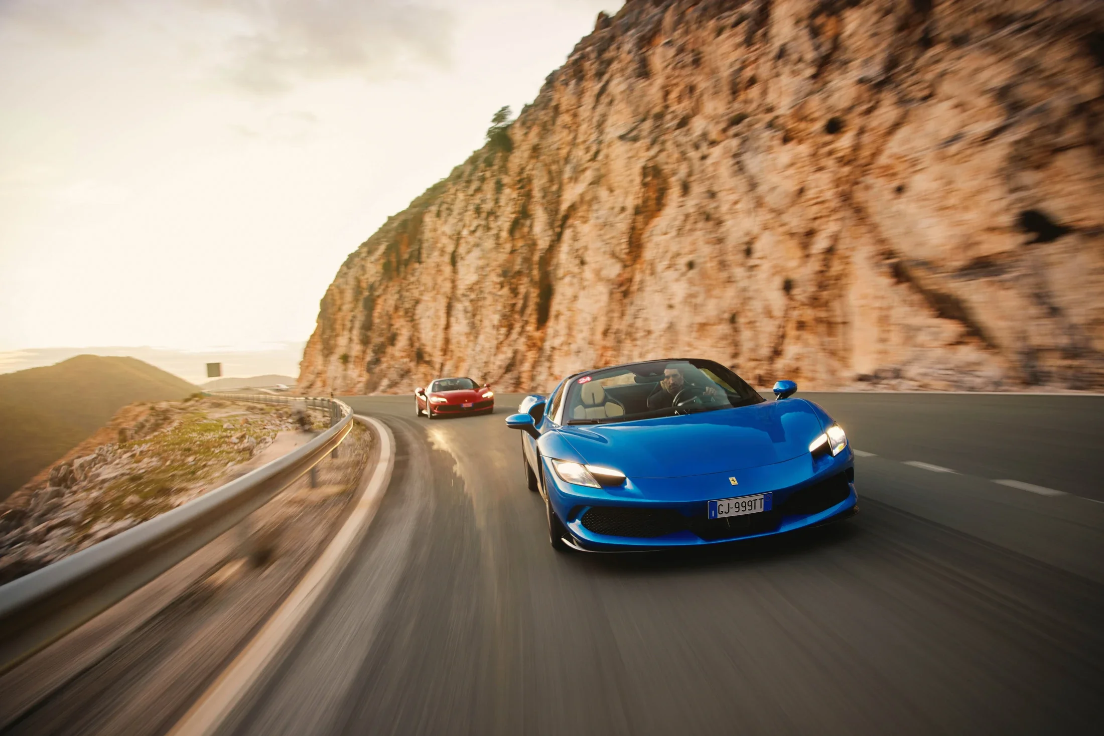 photographe automobile bourg en bresse – Essaie presse Ferrari 296 GTS route Andalousie Espagne
